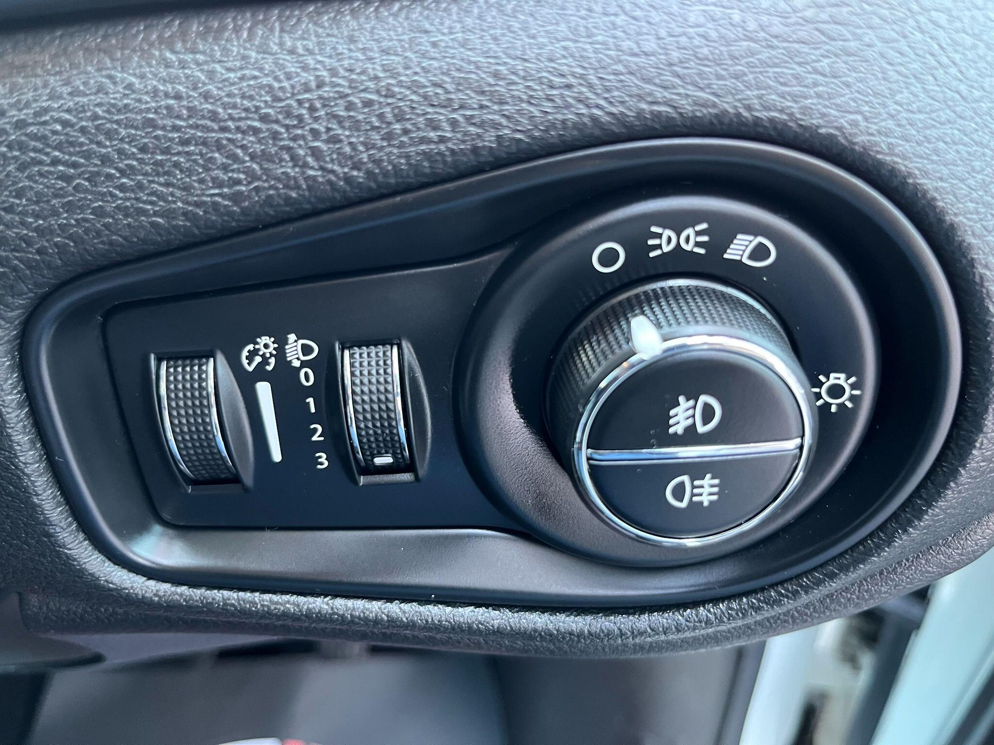 Jeep Renegade view 16