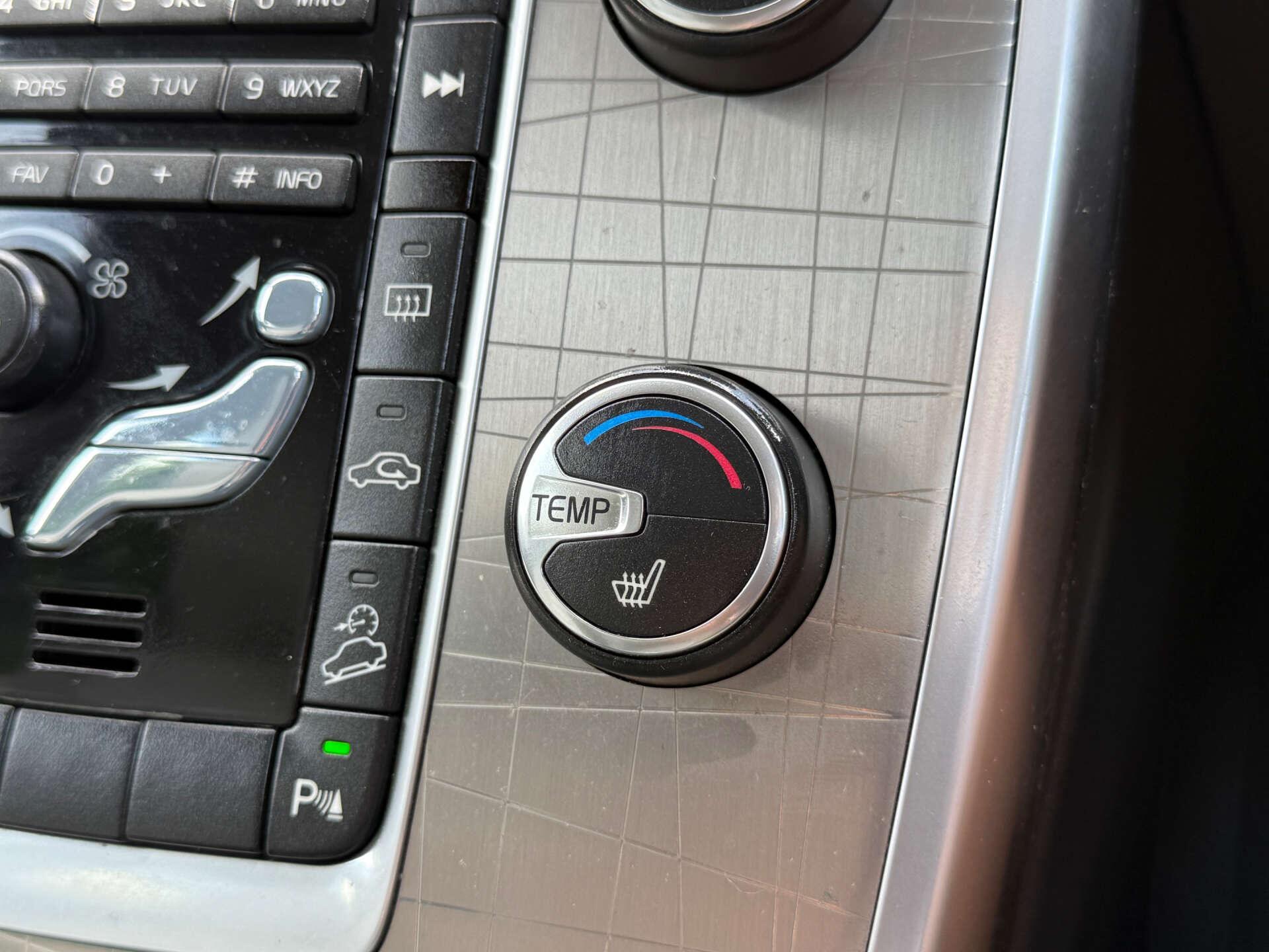 Volvo XC70 view 60