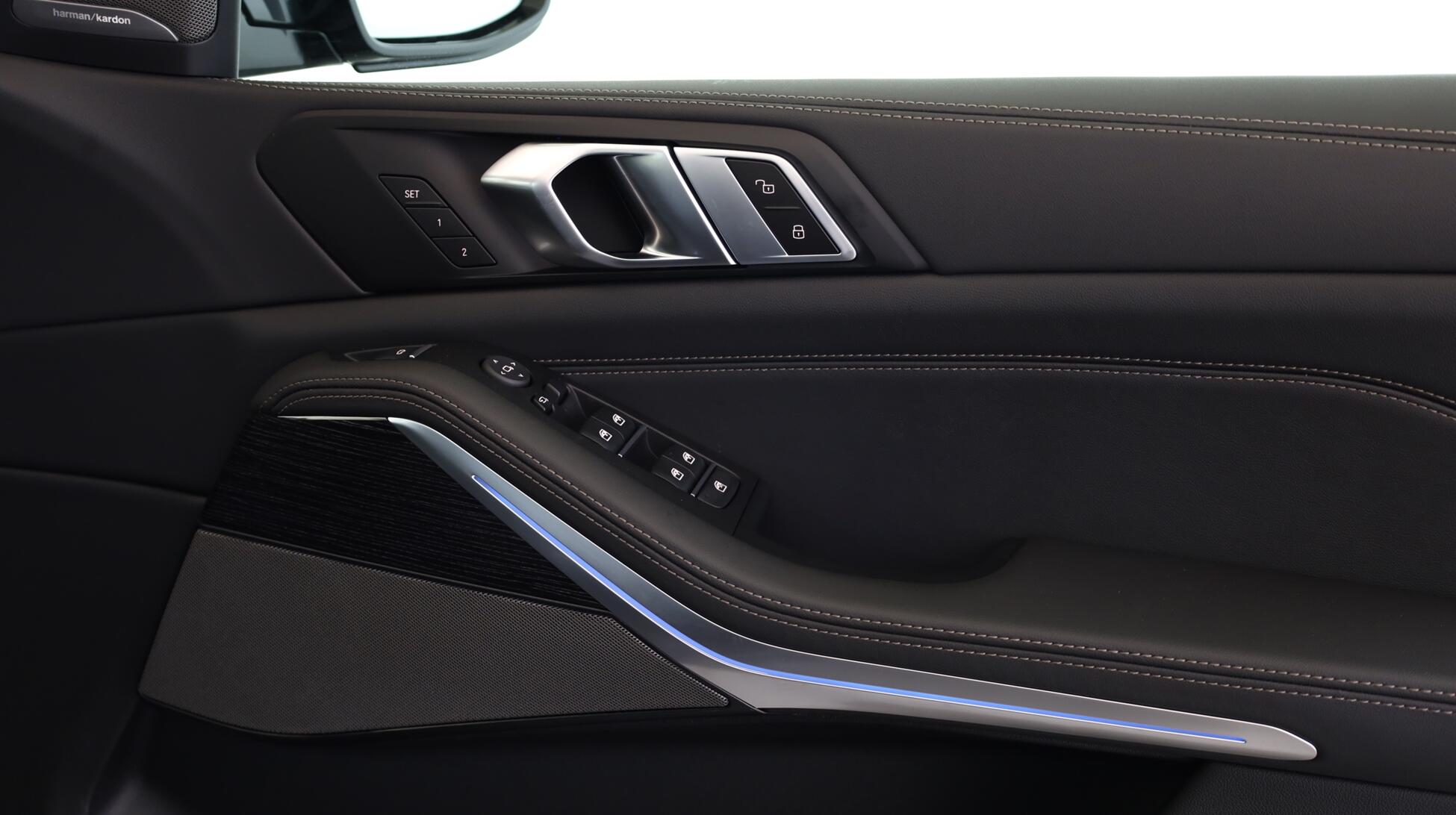 BMW X5 view 21