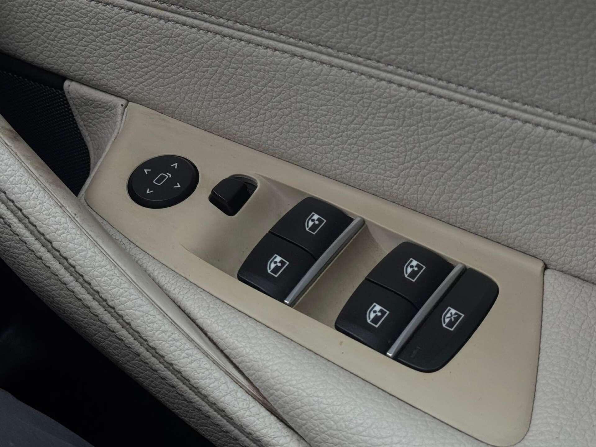 BMW 5 Series view 12