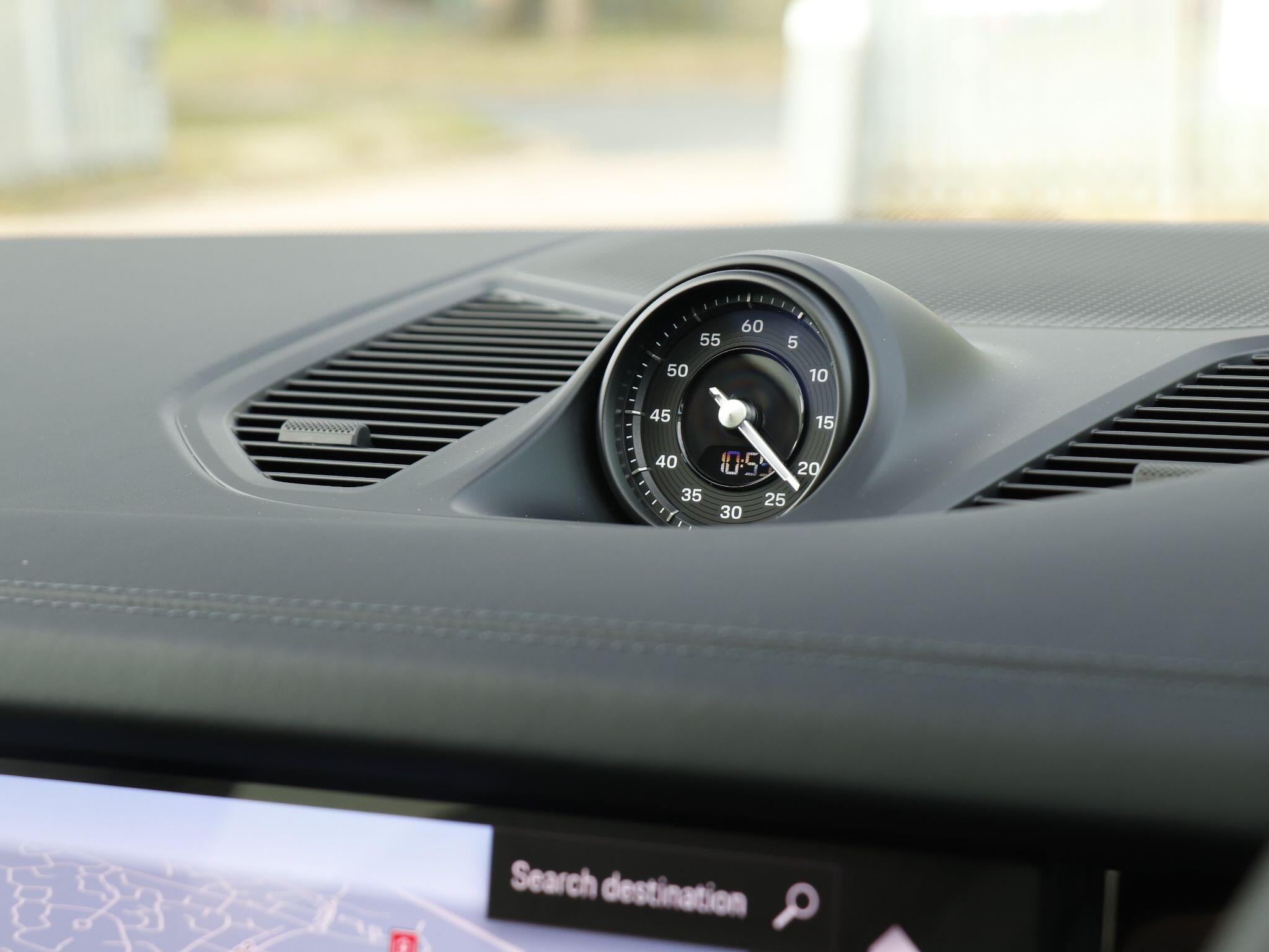Porsche Cayenne view 14
