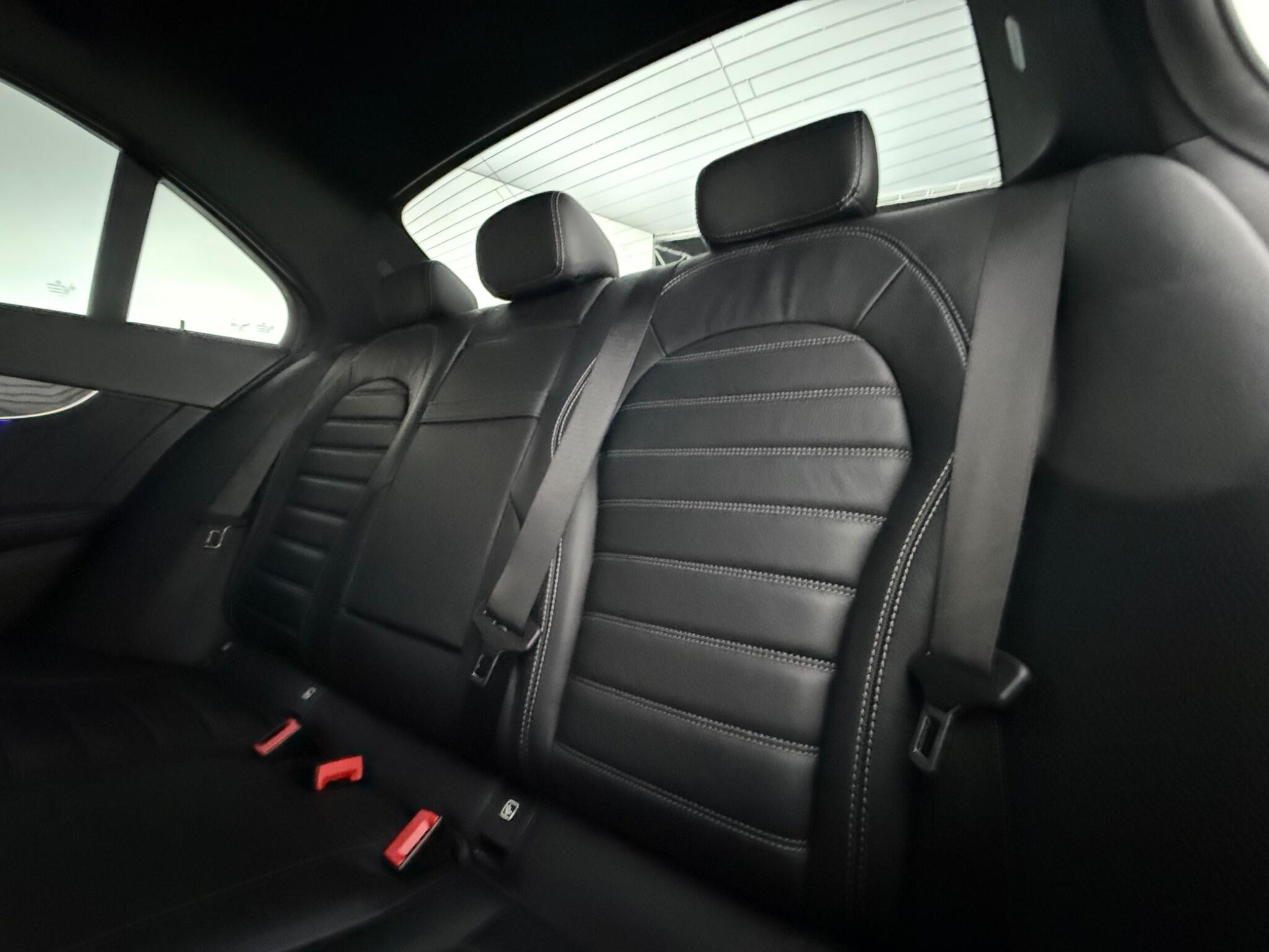 Mercedes-Benz C-Class view 33