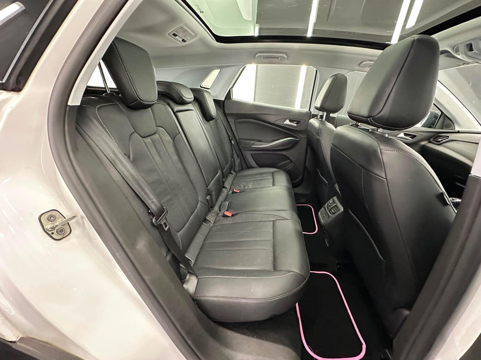 Vauxhall Grandland X view 27