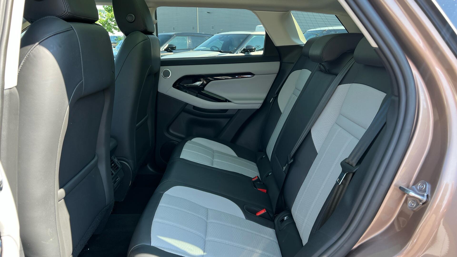 Land Rover Range Rover Evoque view 4