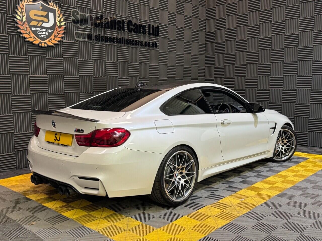 BMW M4 view 30