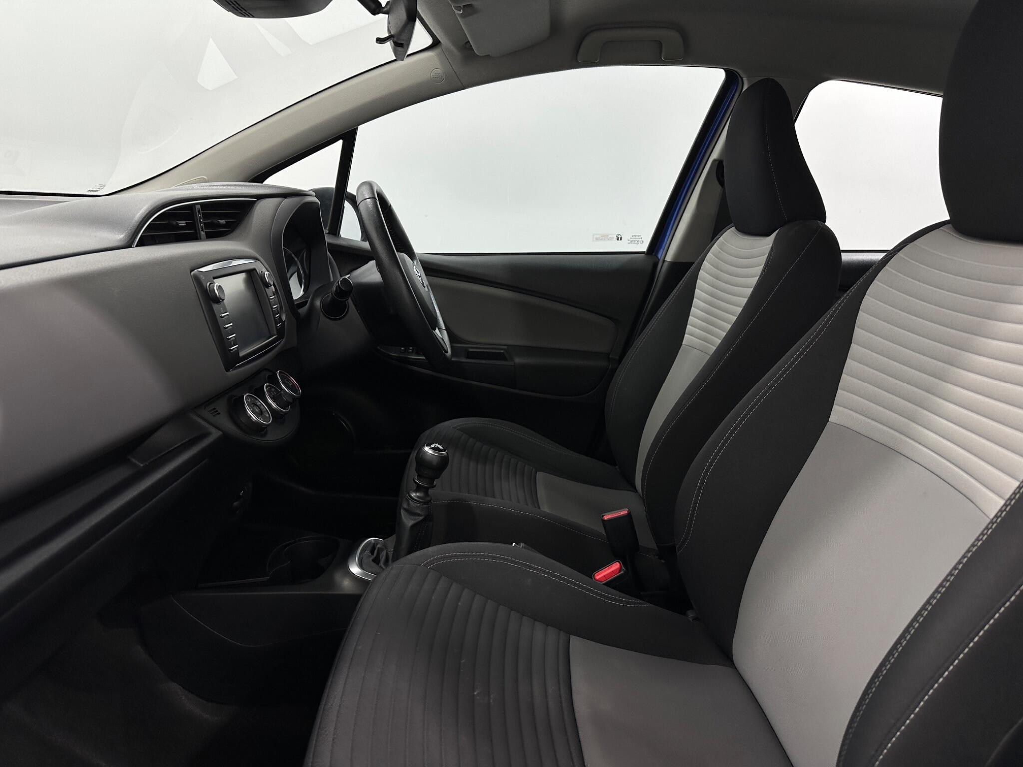 Toyota Yaris view 33