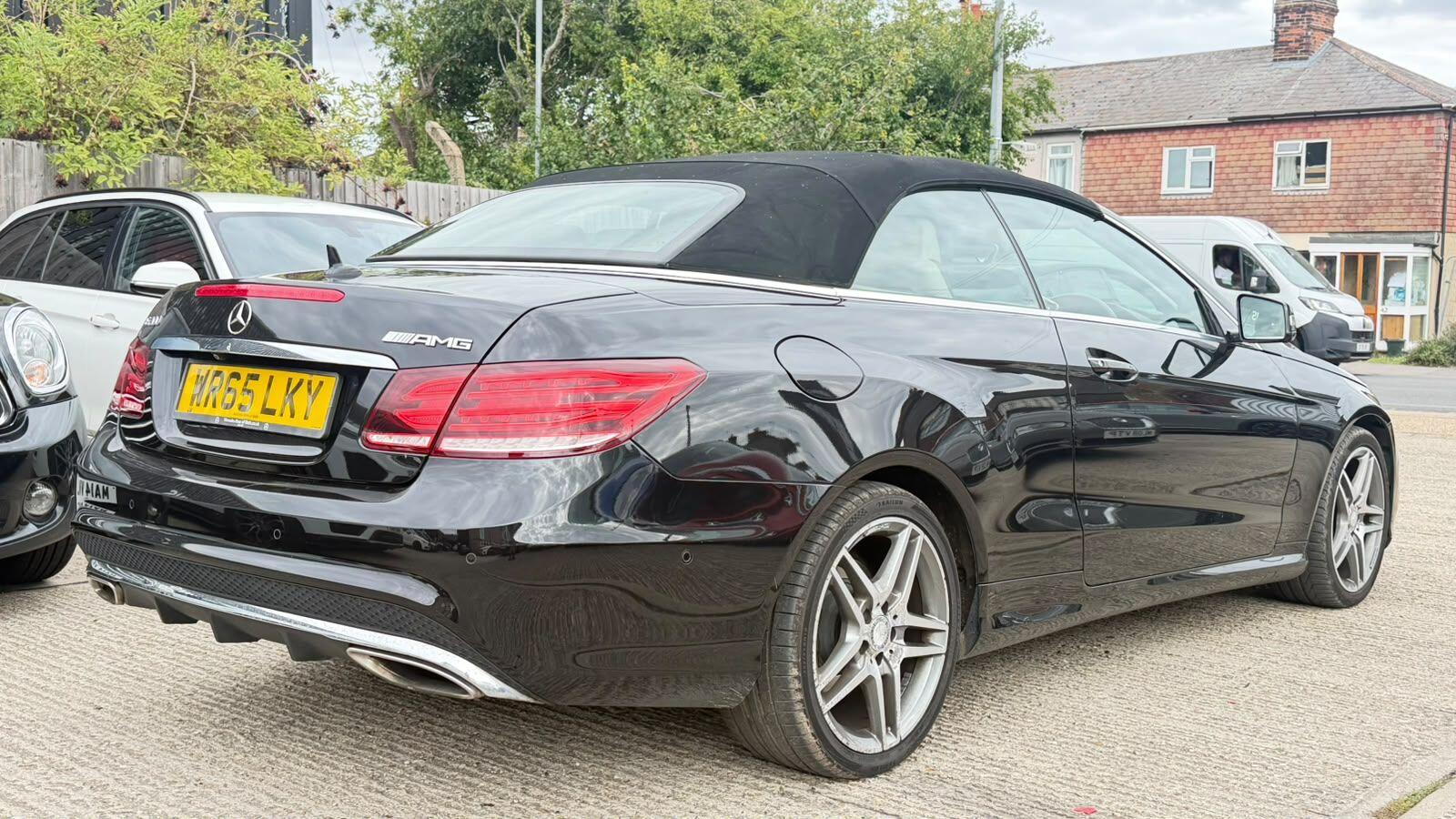 Mercedes-Benz E-Class view 3