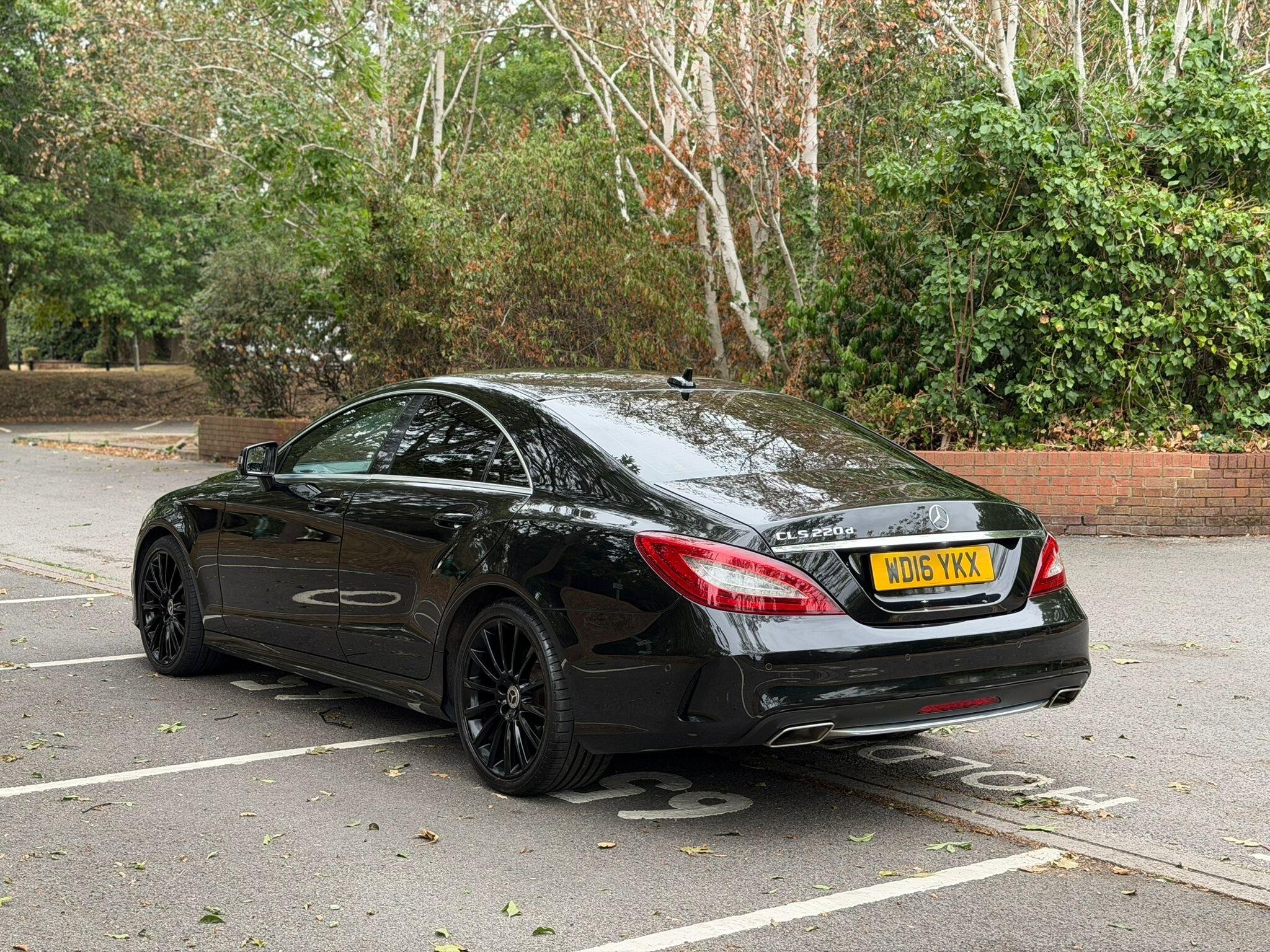 Mercedes-Benz CLS view 4