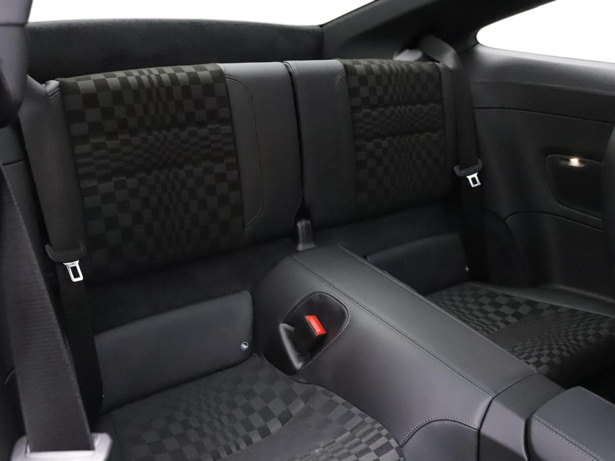 Porsche 911 view 18