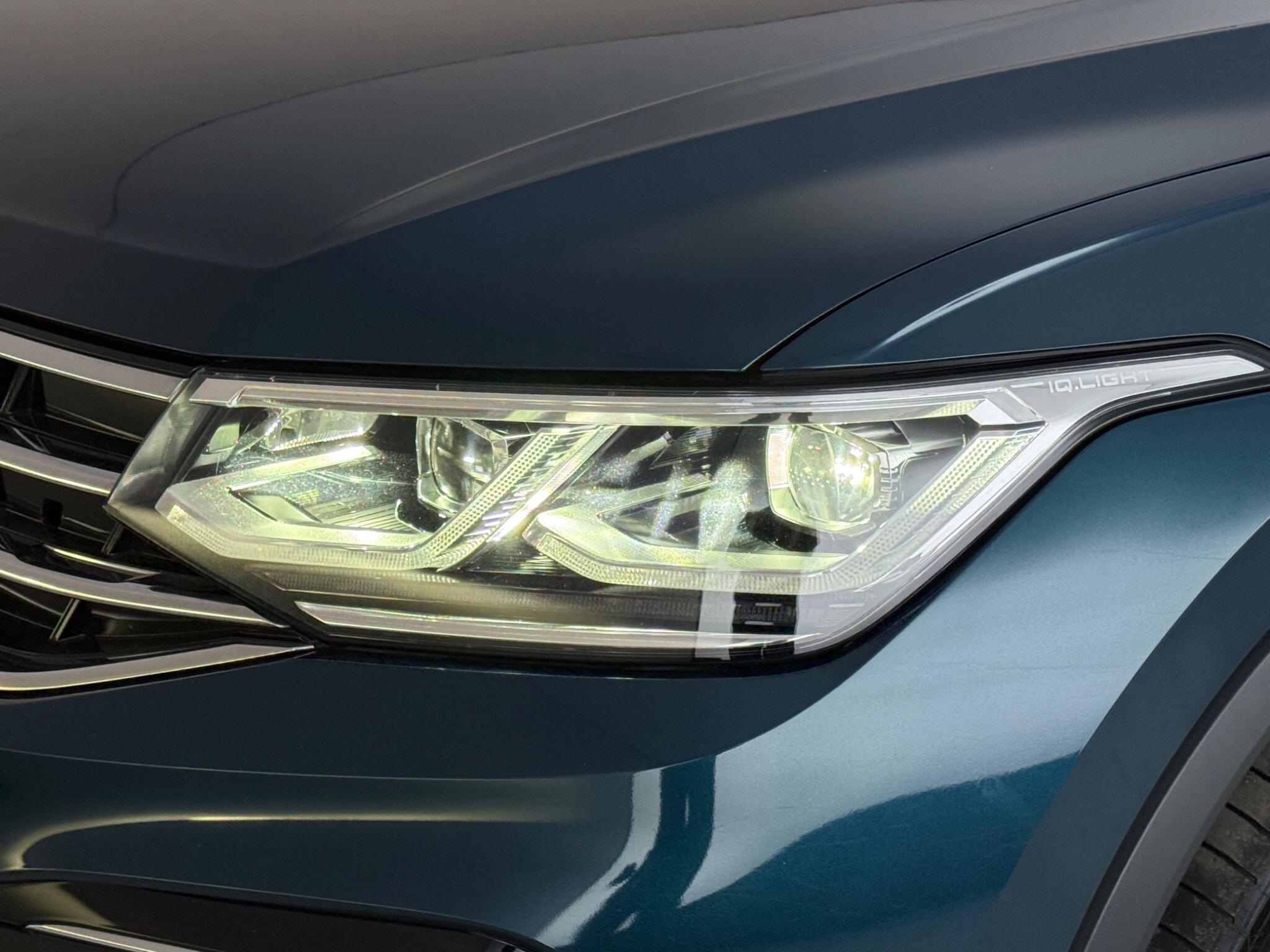 Volkswagen Tiguan view 12