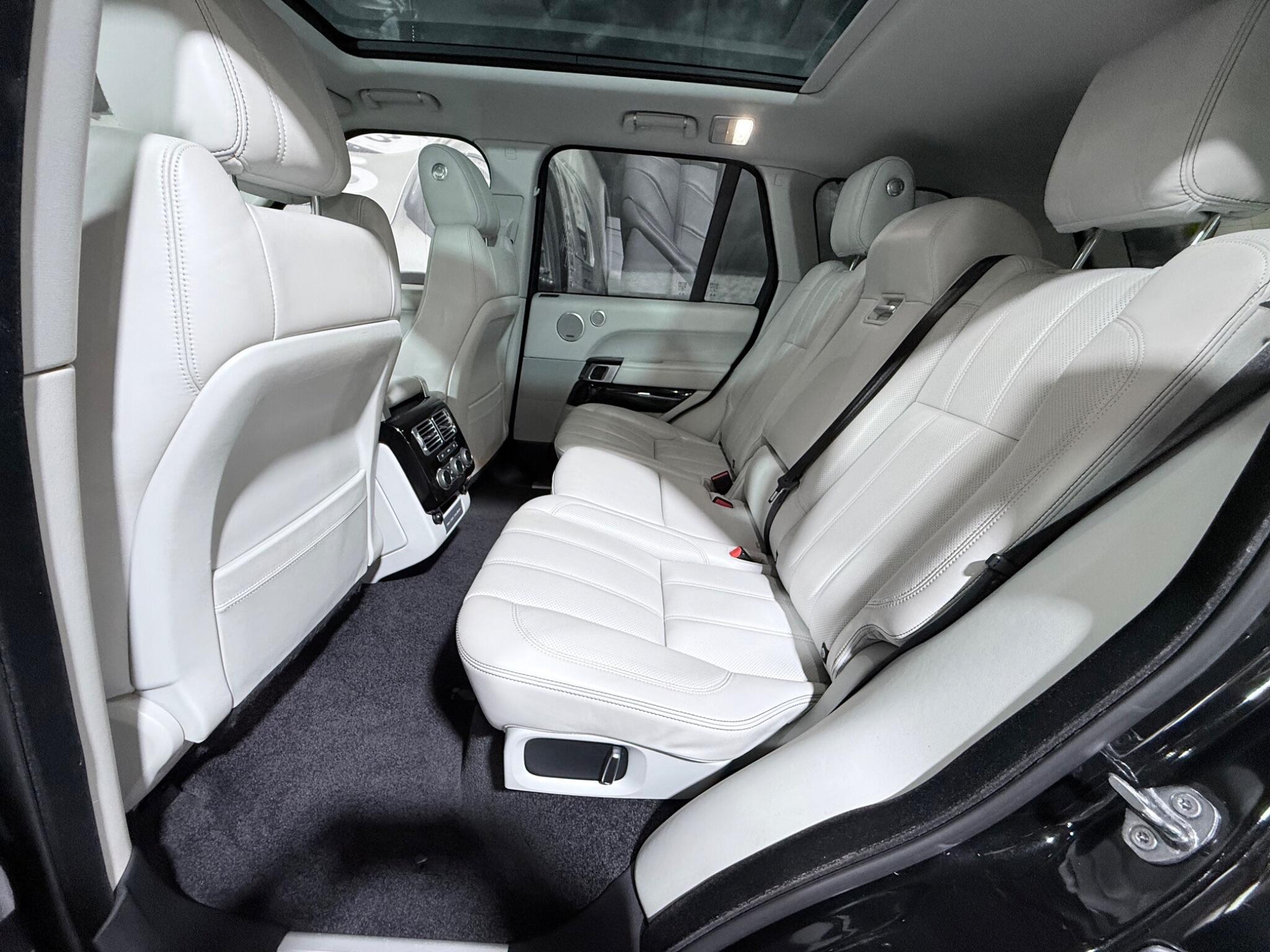 Land Rover Range Rover view 17