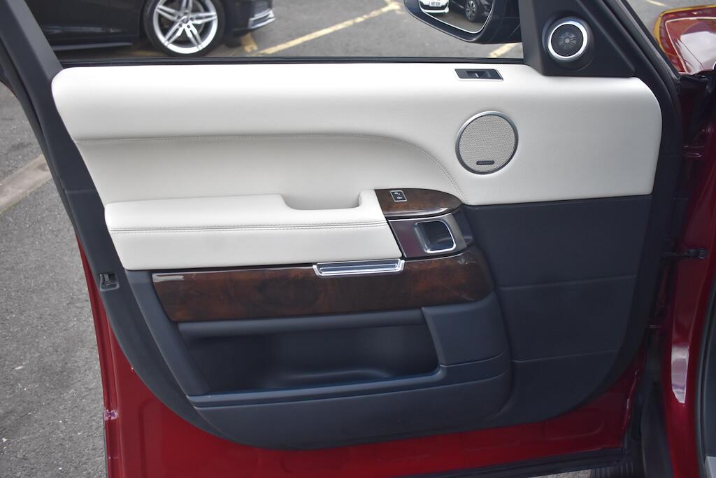 Land Rover Range Rover view 43