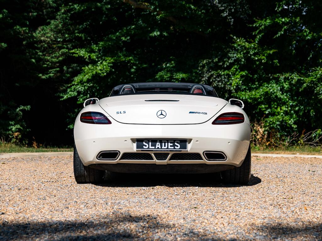 Mercedes-Benz SLS view 23