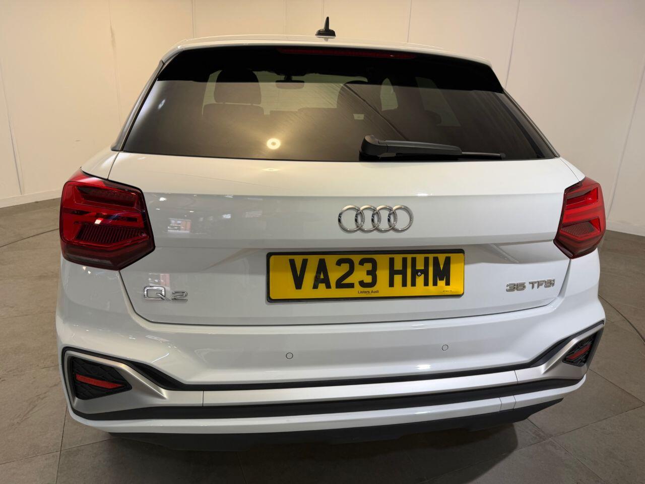 Audi Q2 view 15