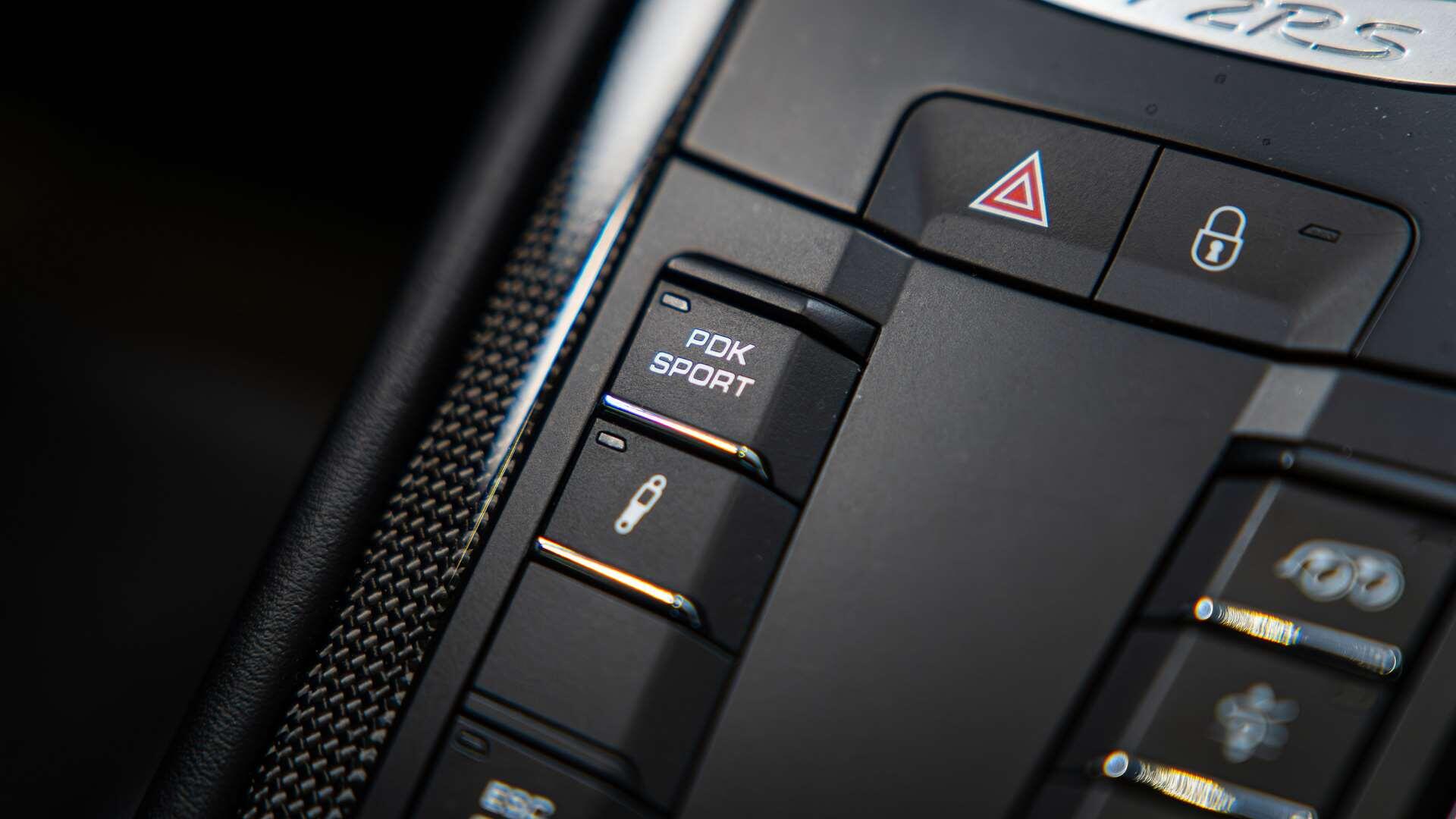 Porsche 911 view 17