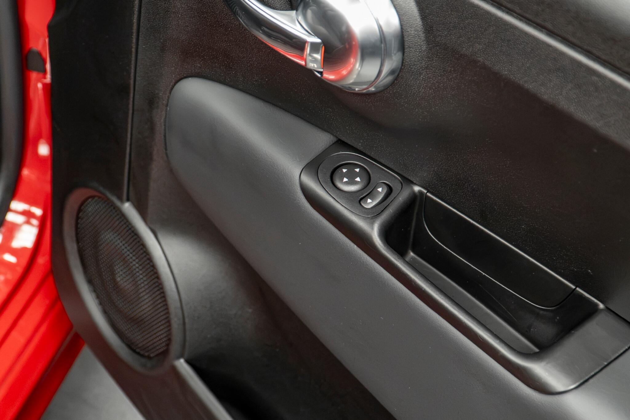 Abarth 695C view 33