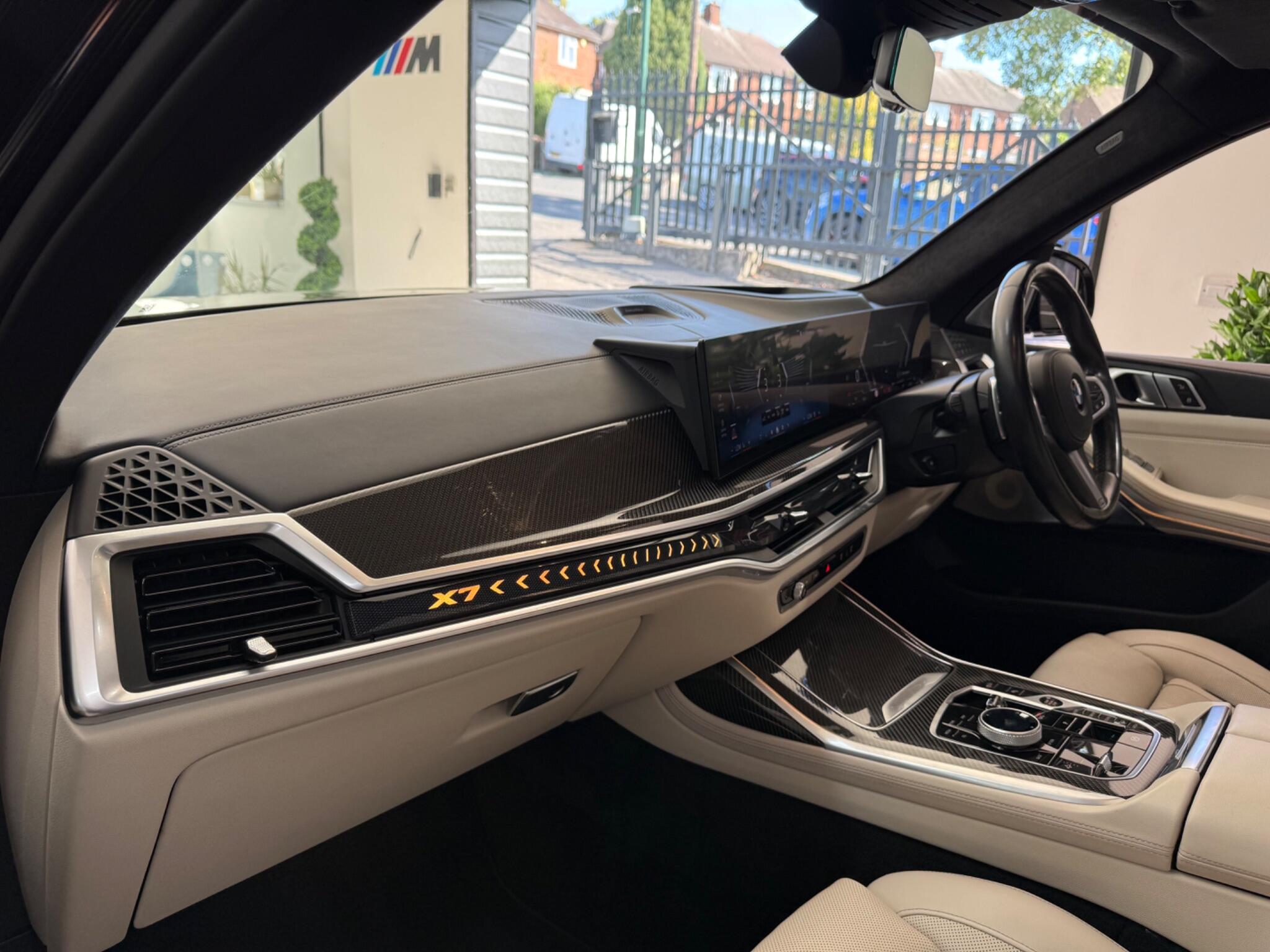 BMW X7 view 65