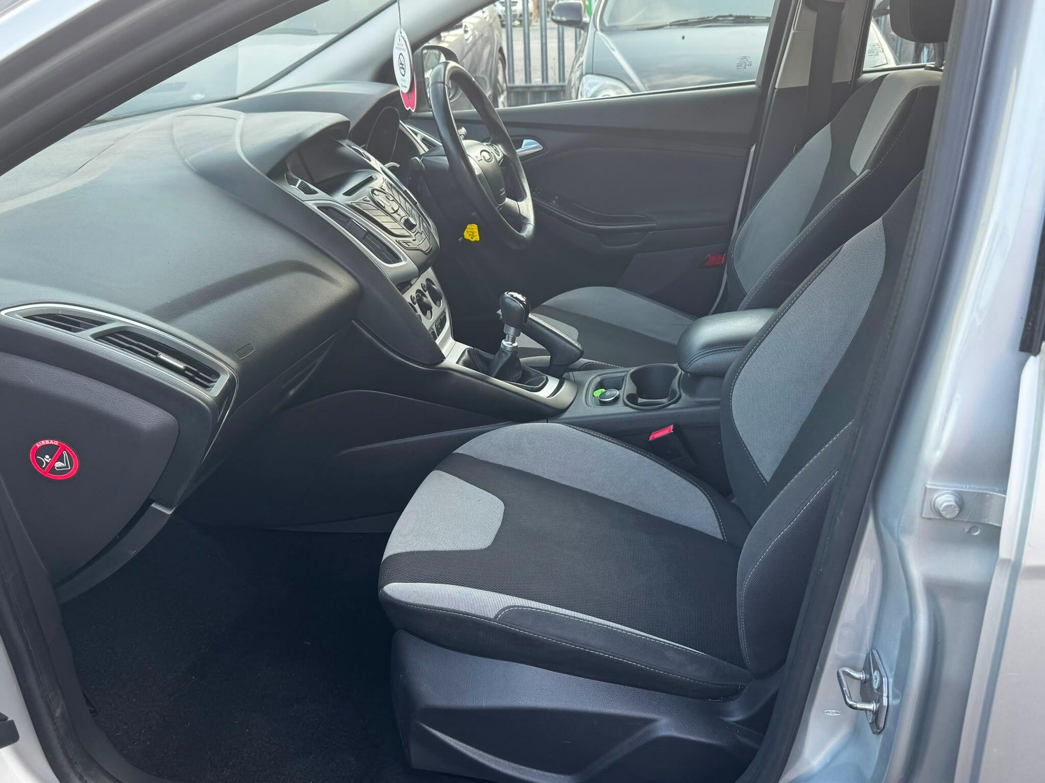 Ford Focus view 38