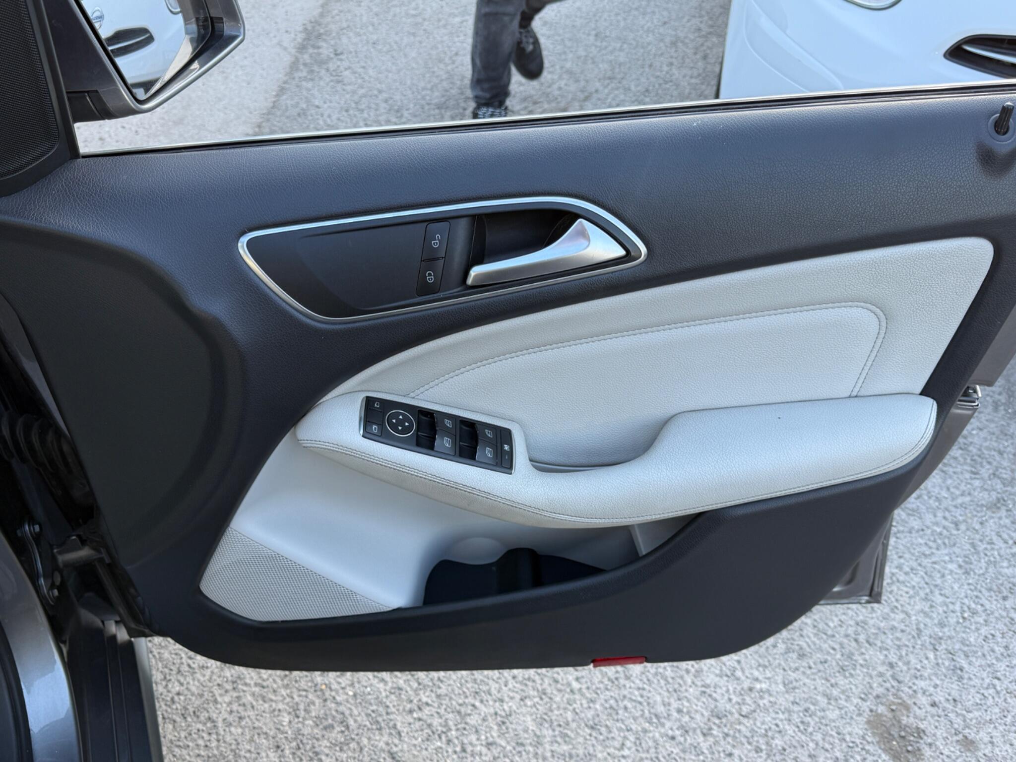 Mercedes-Benz B Class - Image 39