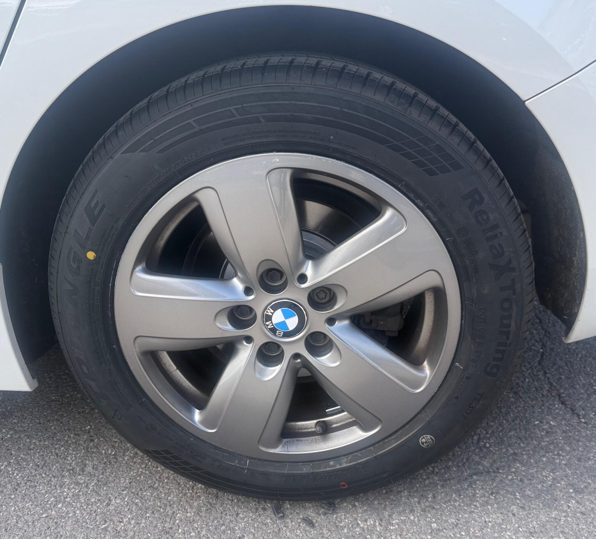 BMW 1 Series view 13