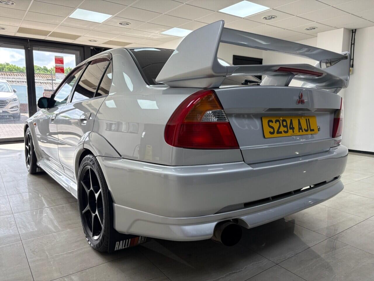 Mitsubishi Lancer view 11