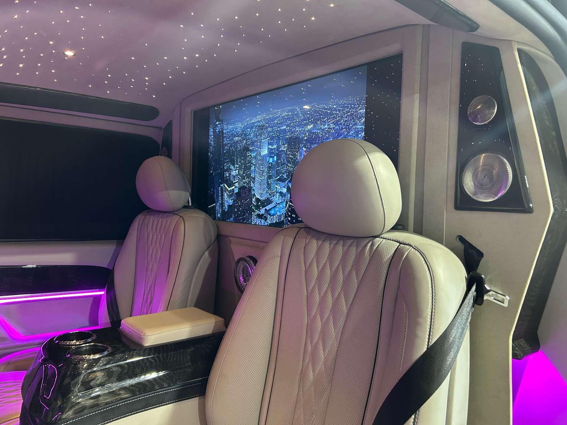 Mercedes-Benz V Class view 39