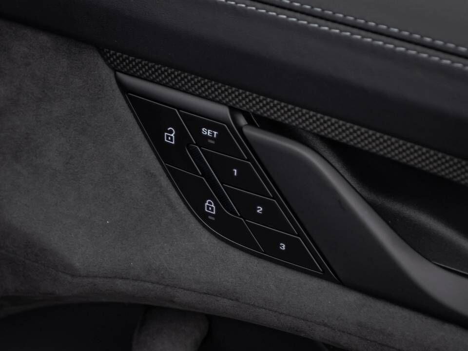 Porsche Taycan view 52