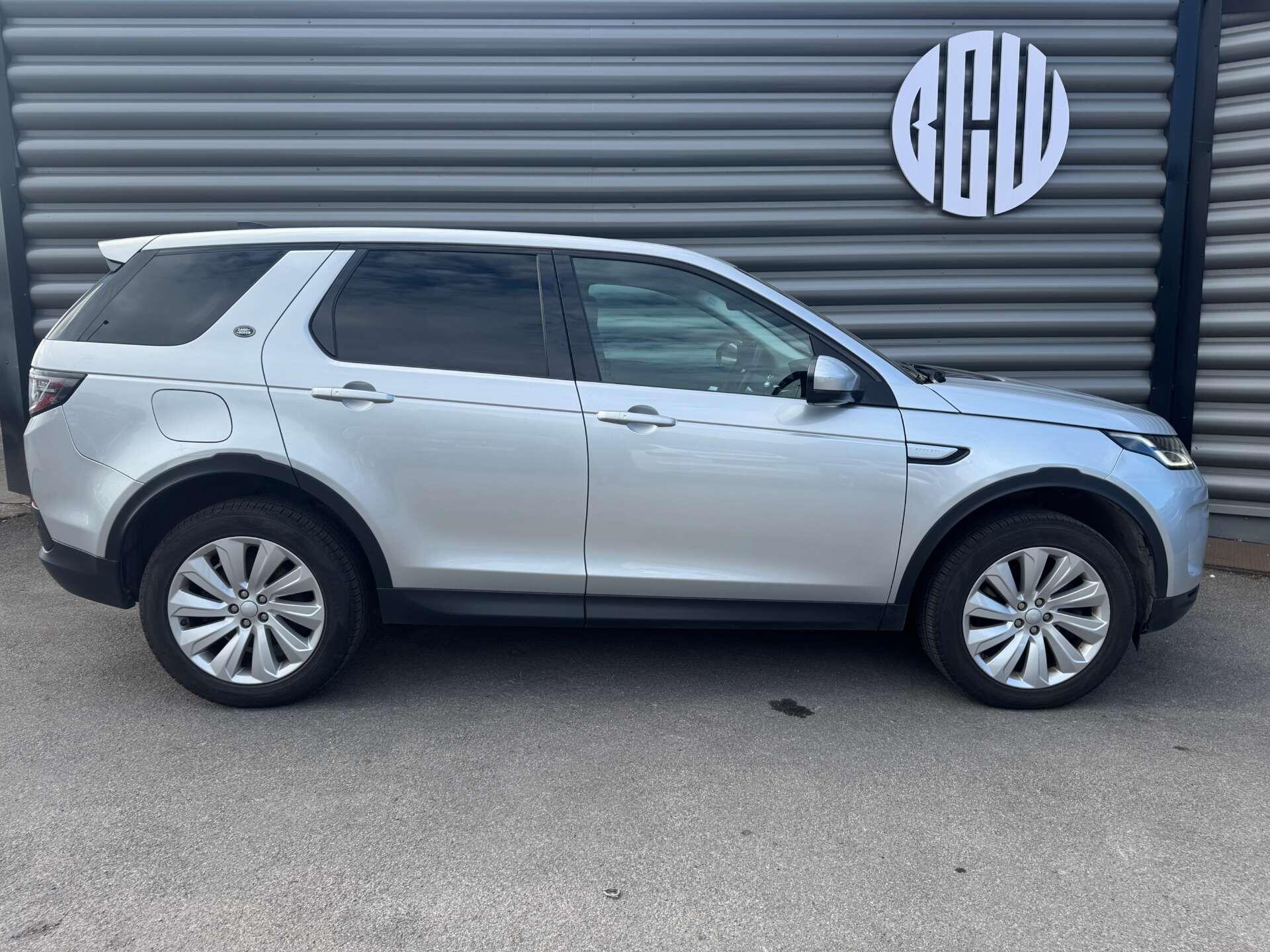 Land Rover Discovery Sport view 2