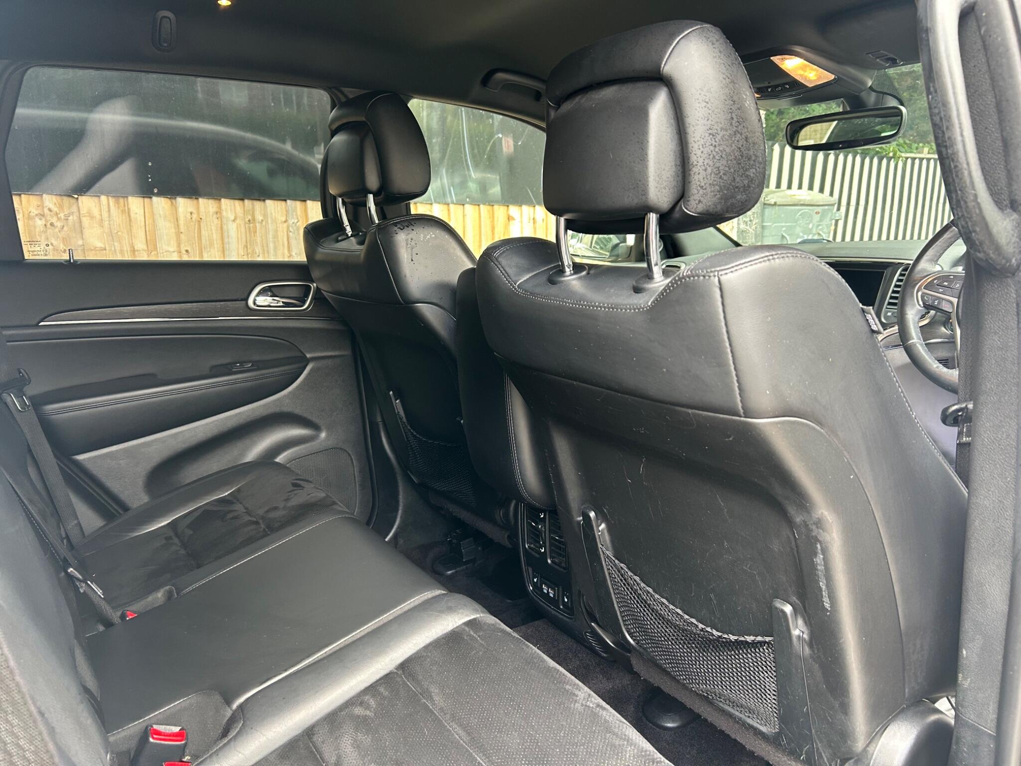 Jeep Grand Cherokee view 40