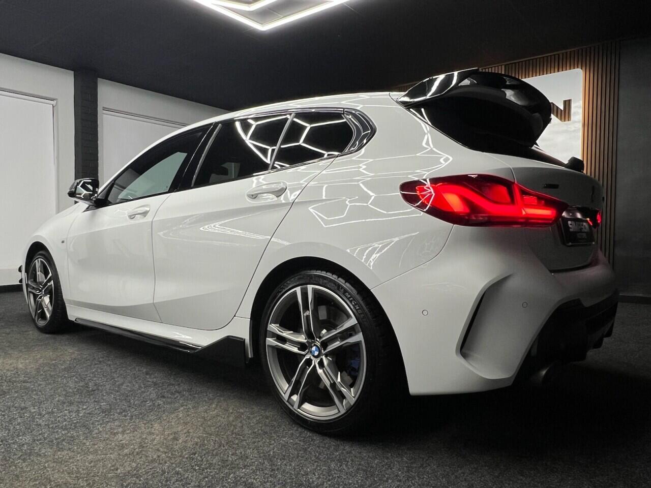 BMW 1 Series view 5