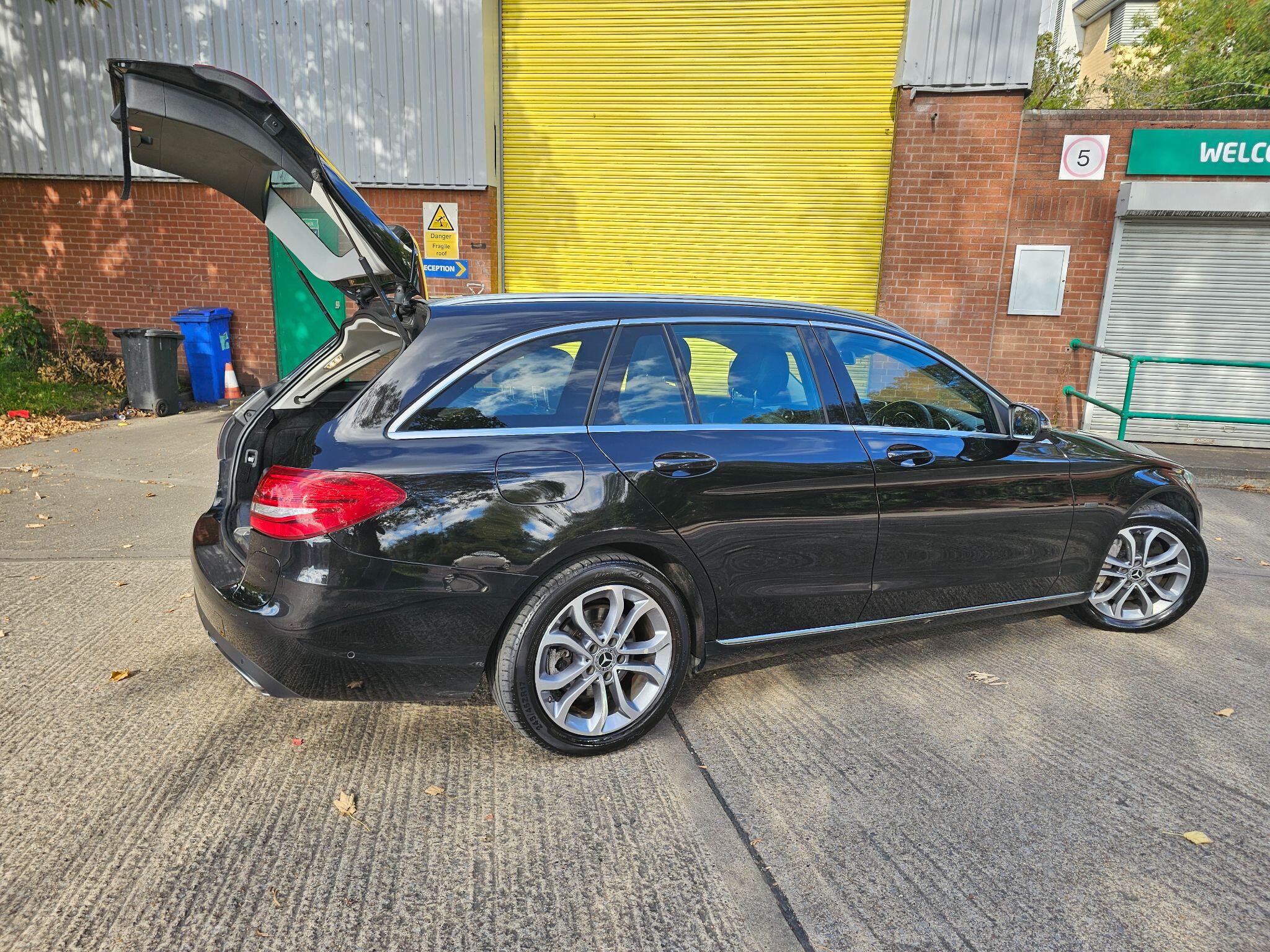 Mercedes-Benz C-Class view 12