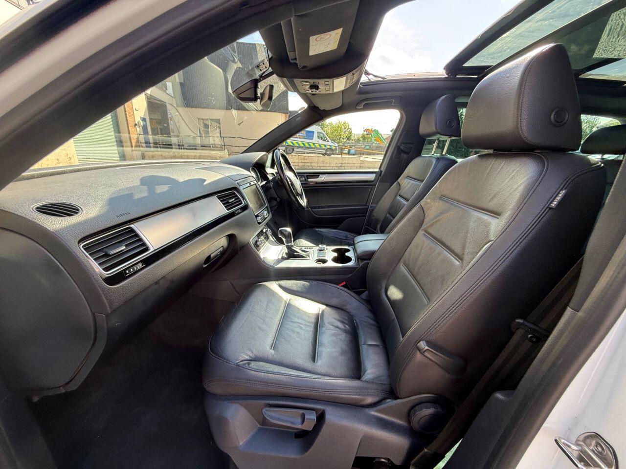 Volkswagen Touareg view 52