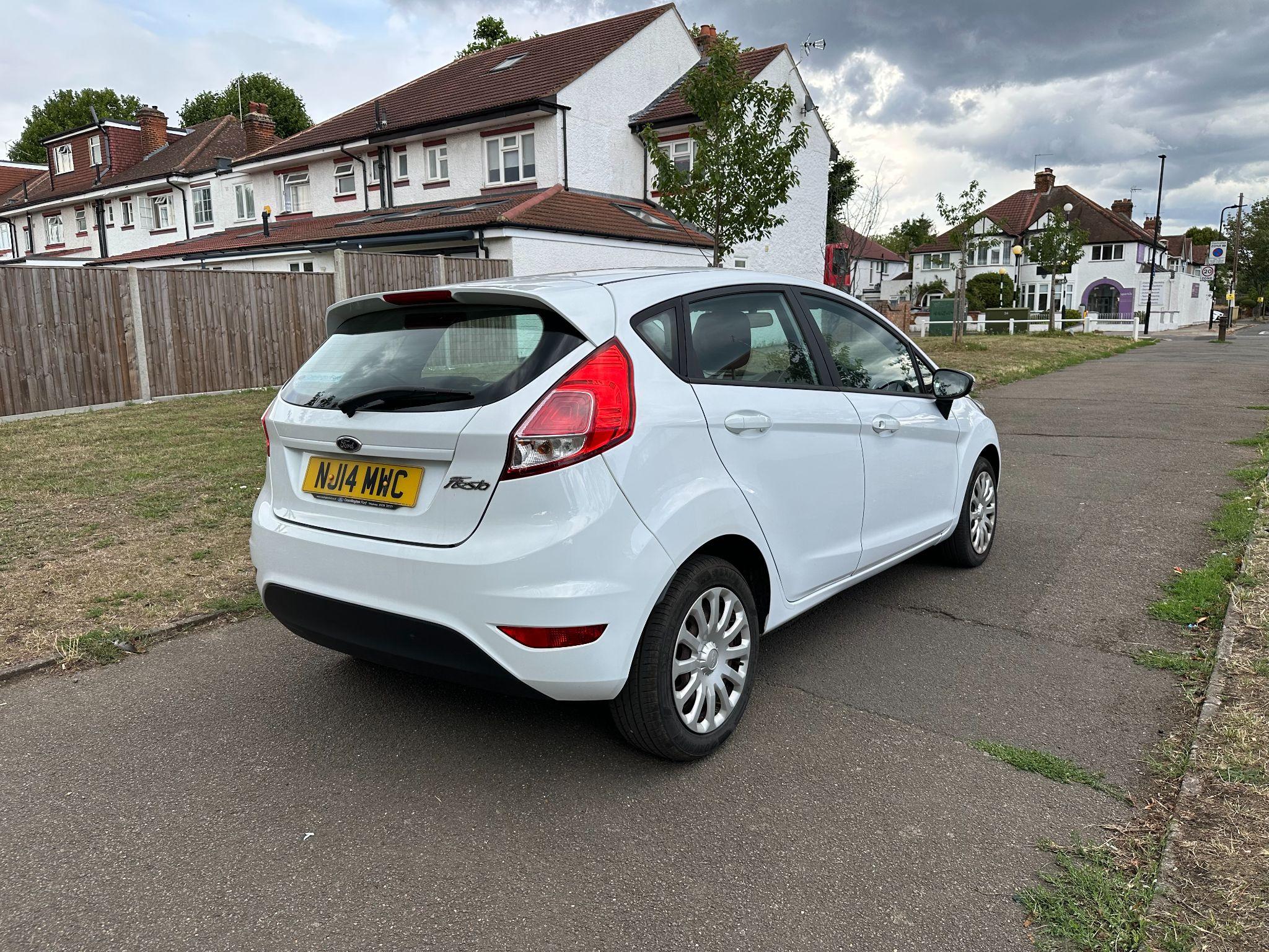 2014 Ford Fiesta image 10
