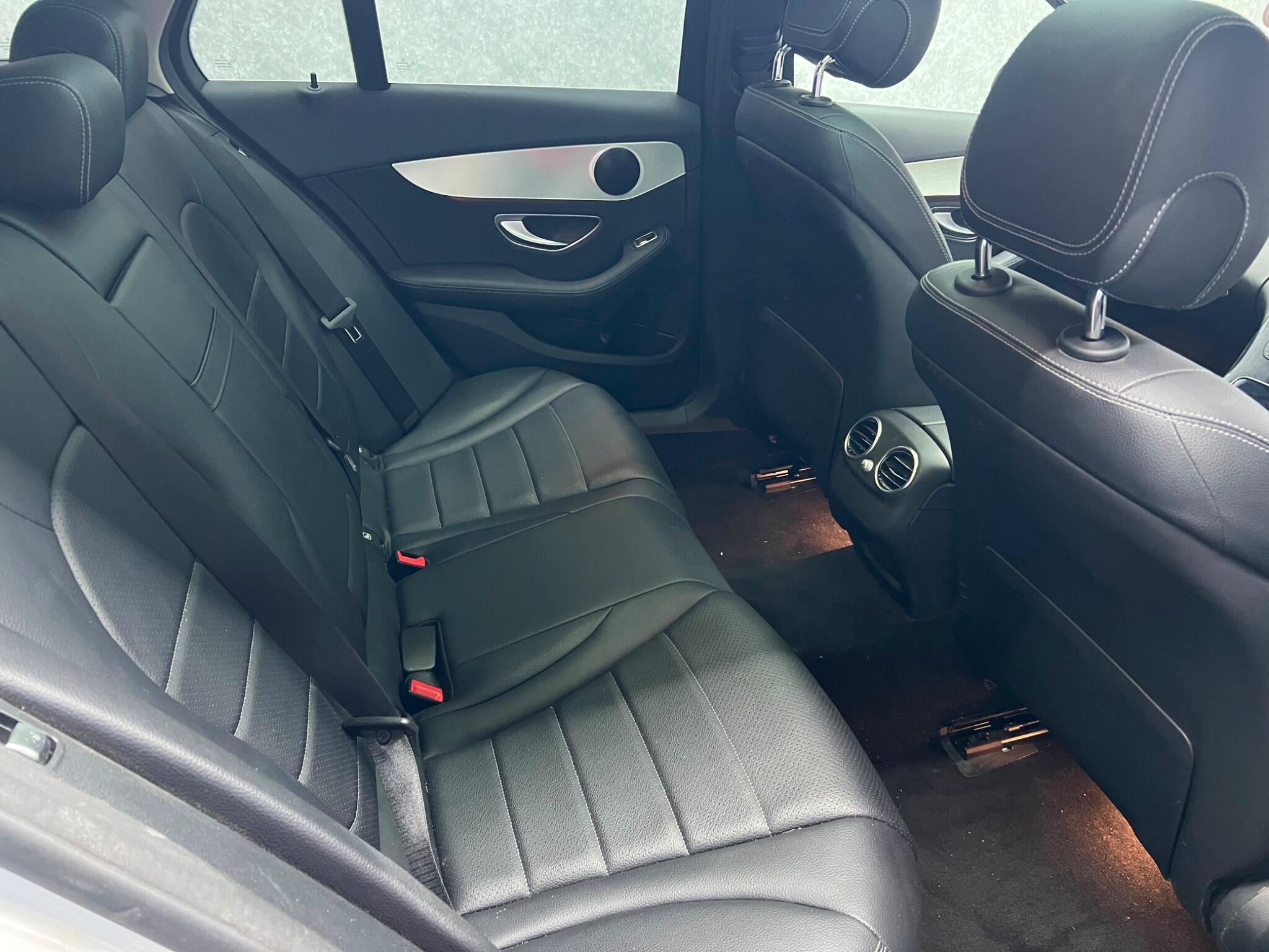 Mercedes-Benz C Class view 5