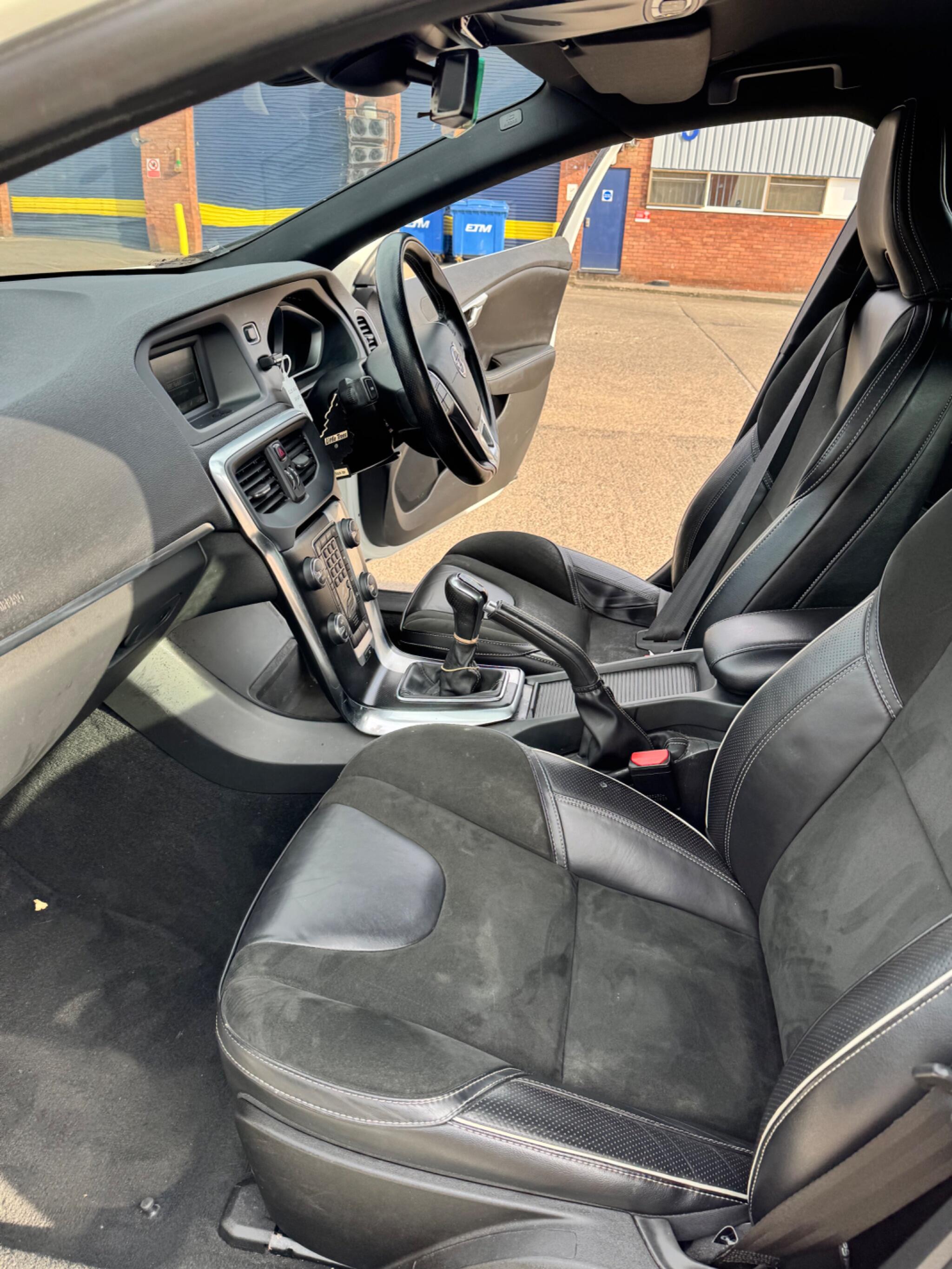 Volvo V40 view 44