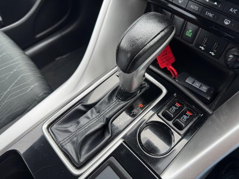 Mitsubishi Eclipse Cross view 28