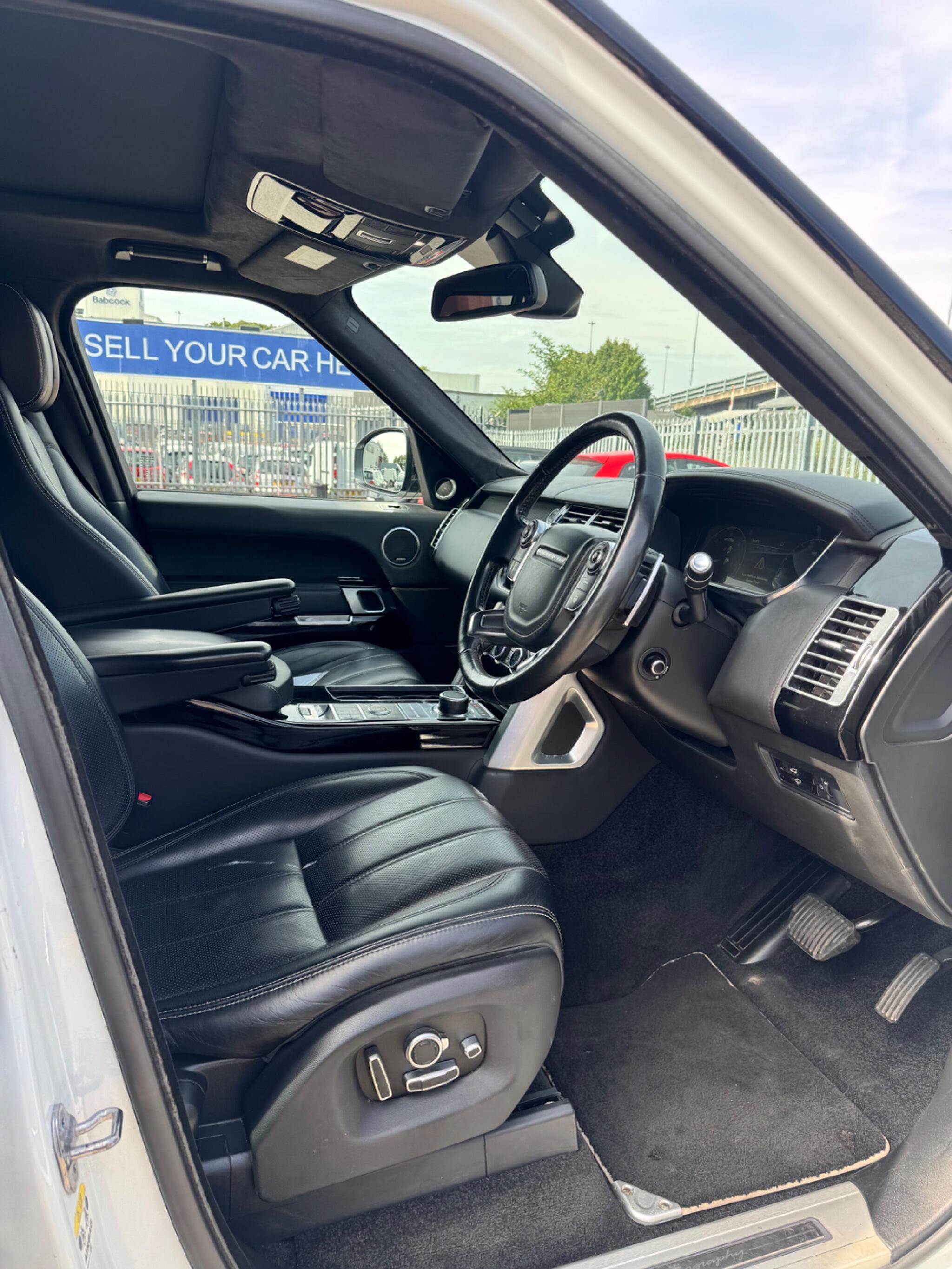 Land Rover Range Rover view 23