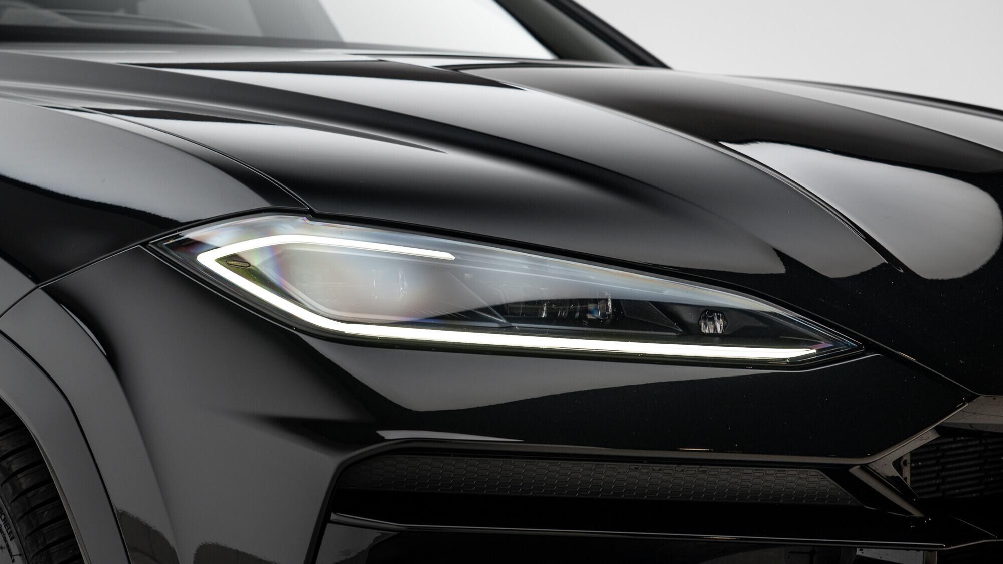 Lamborghini Urus view 14