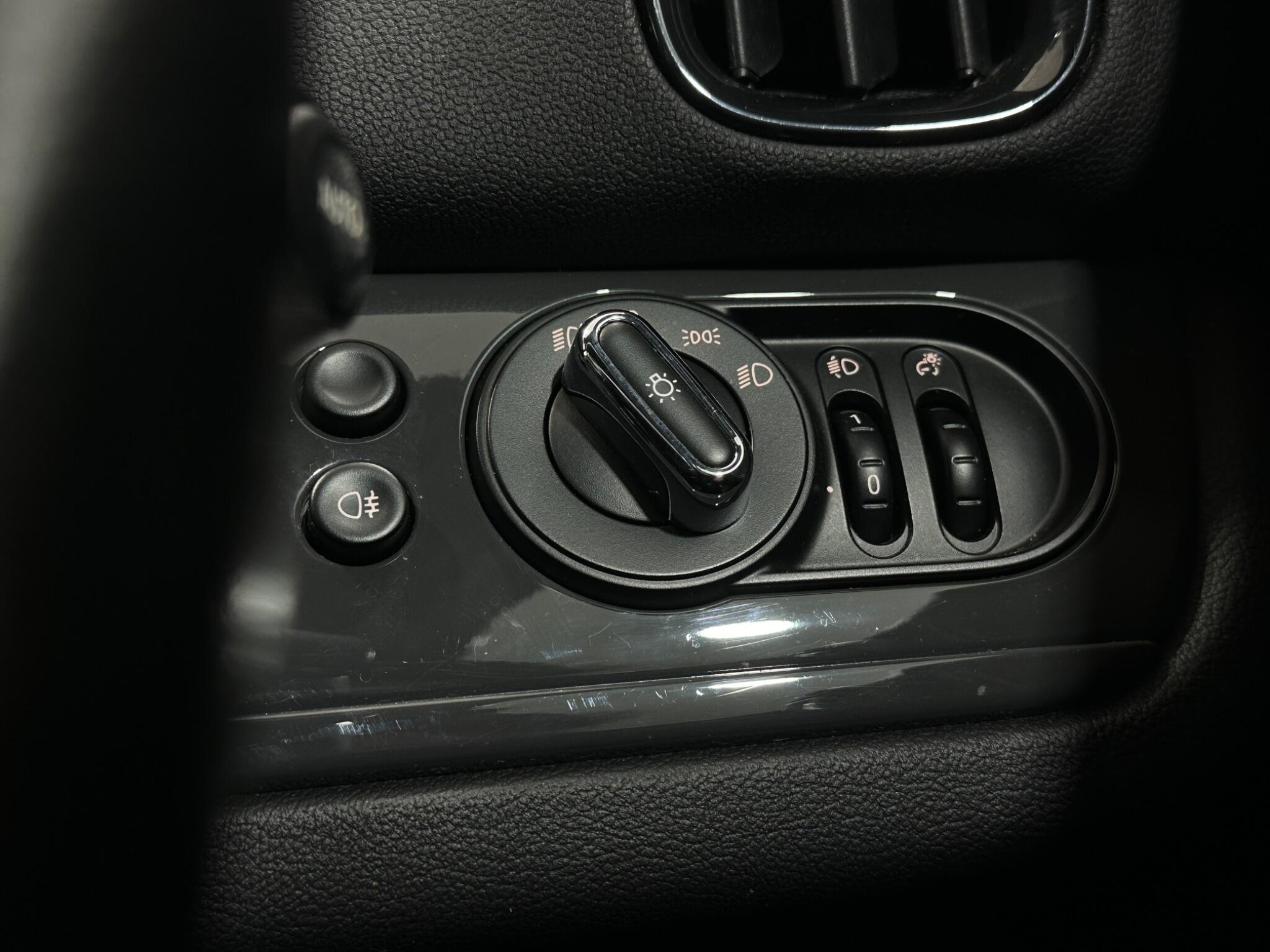 Mini Countryman view 17