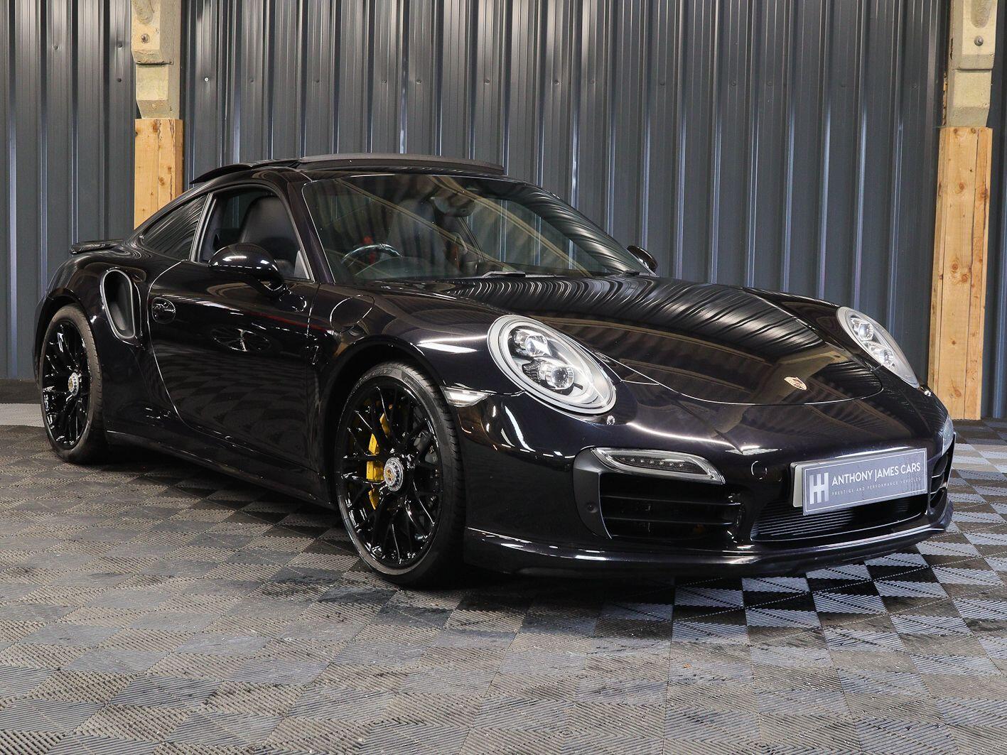 Porsche 911 view 19