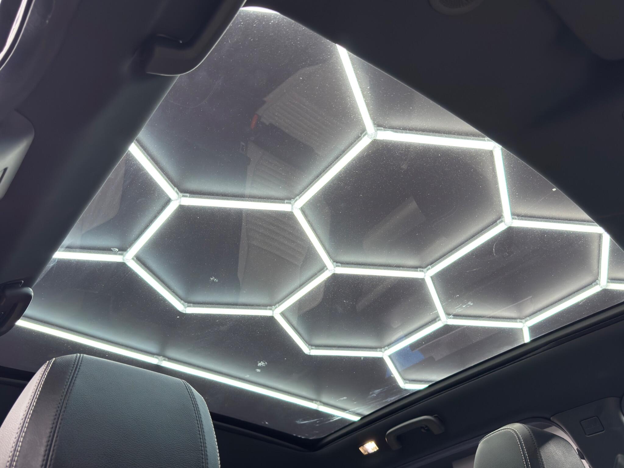 Land Rover Discovery Sport view 36