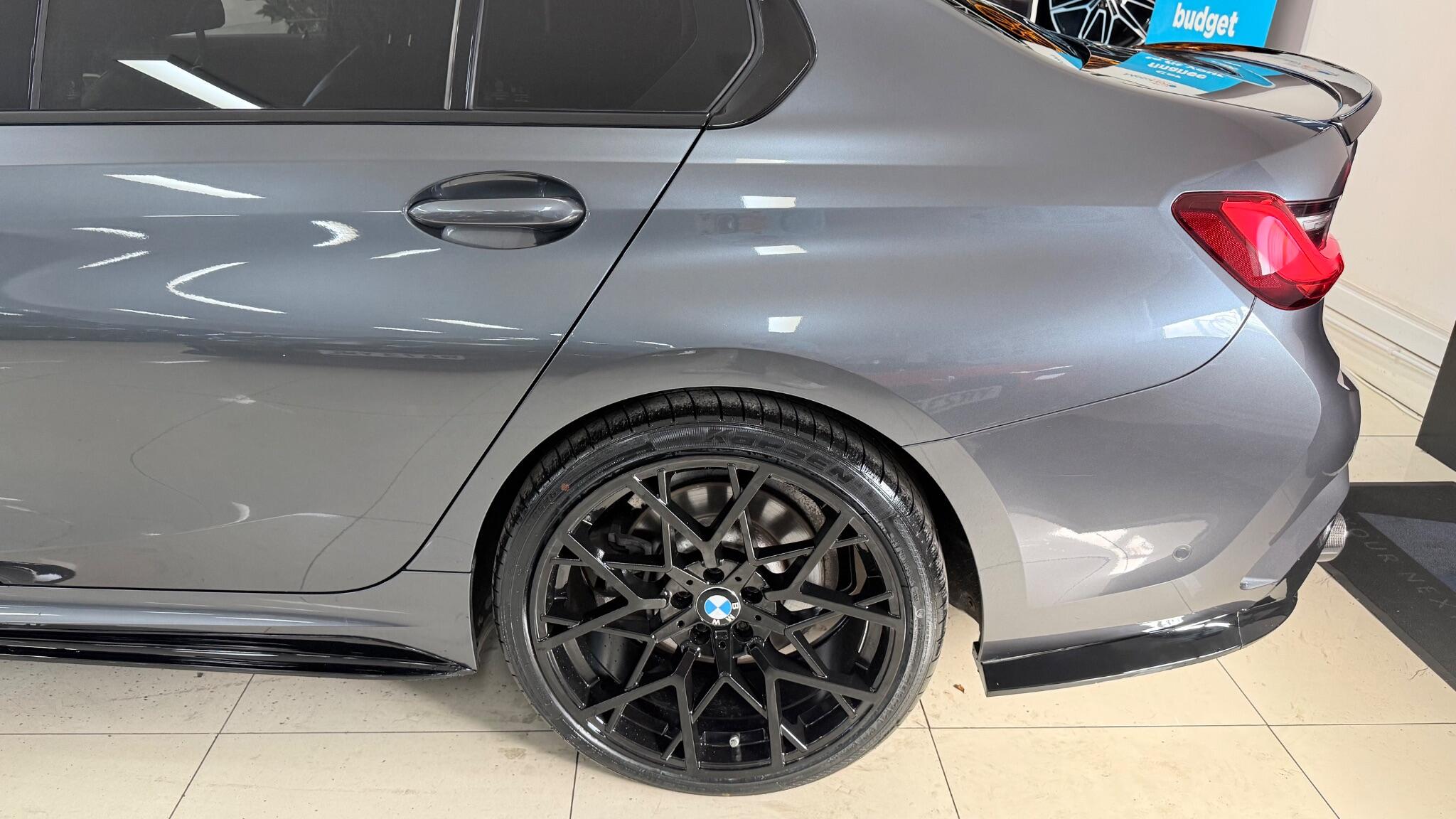BMW 3 Series view 39