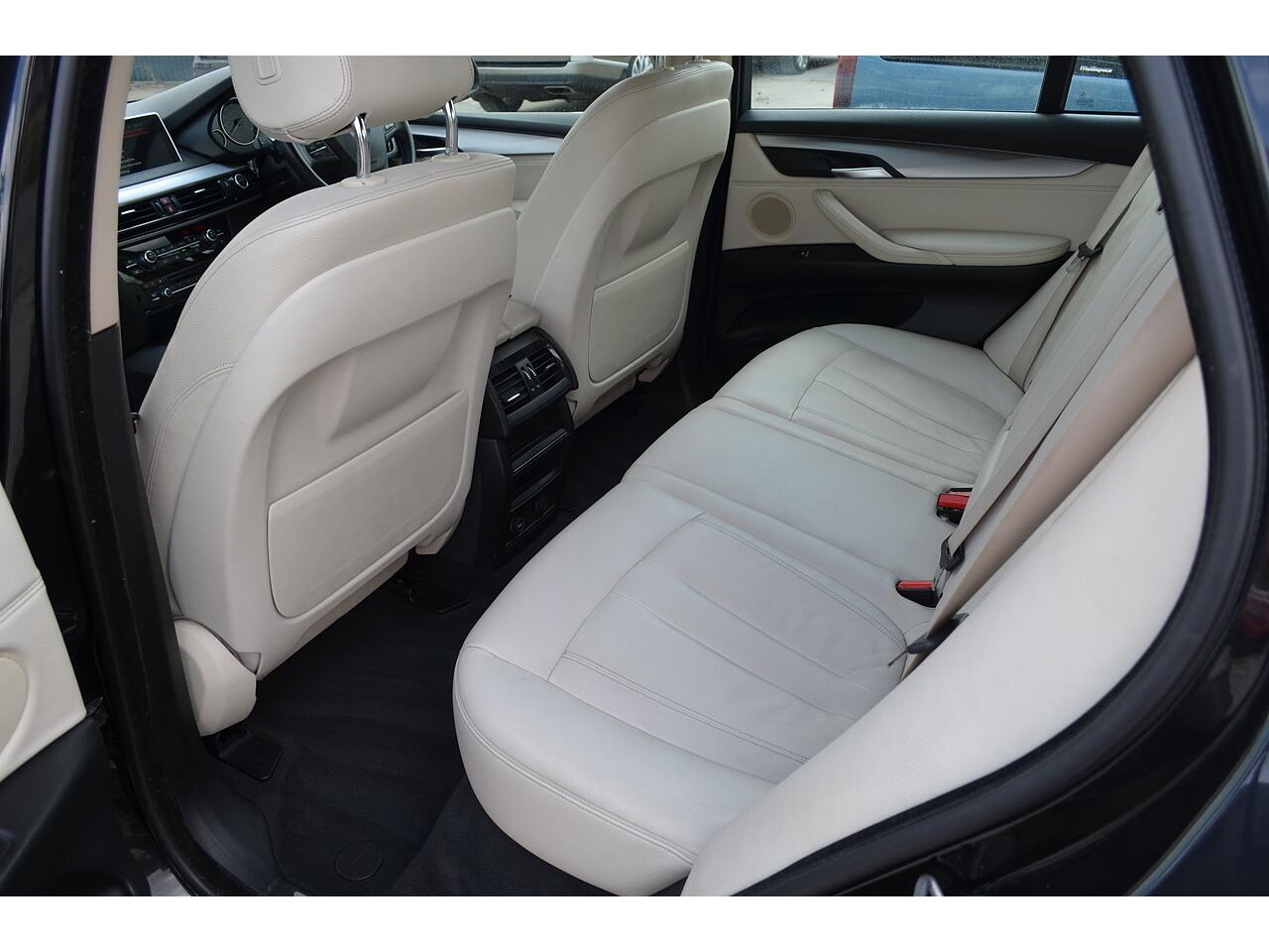 BMW X5 view 28