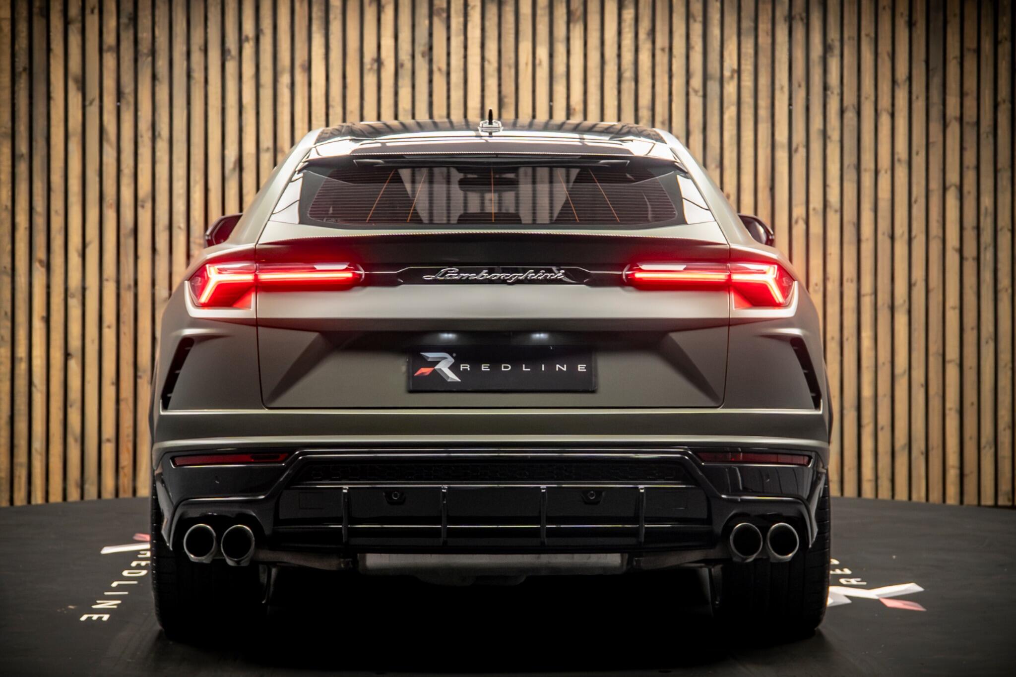 Lamborghini Urus view 6
