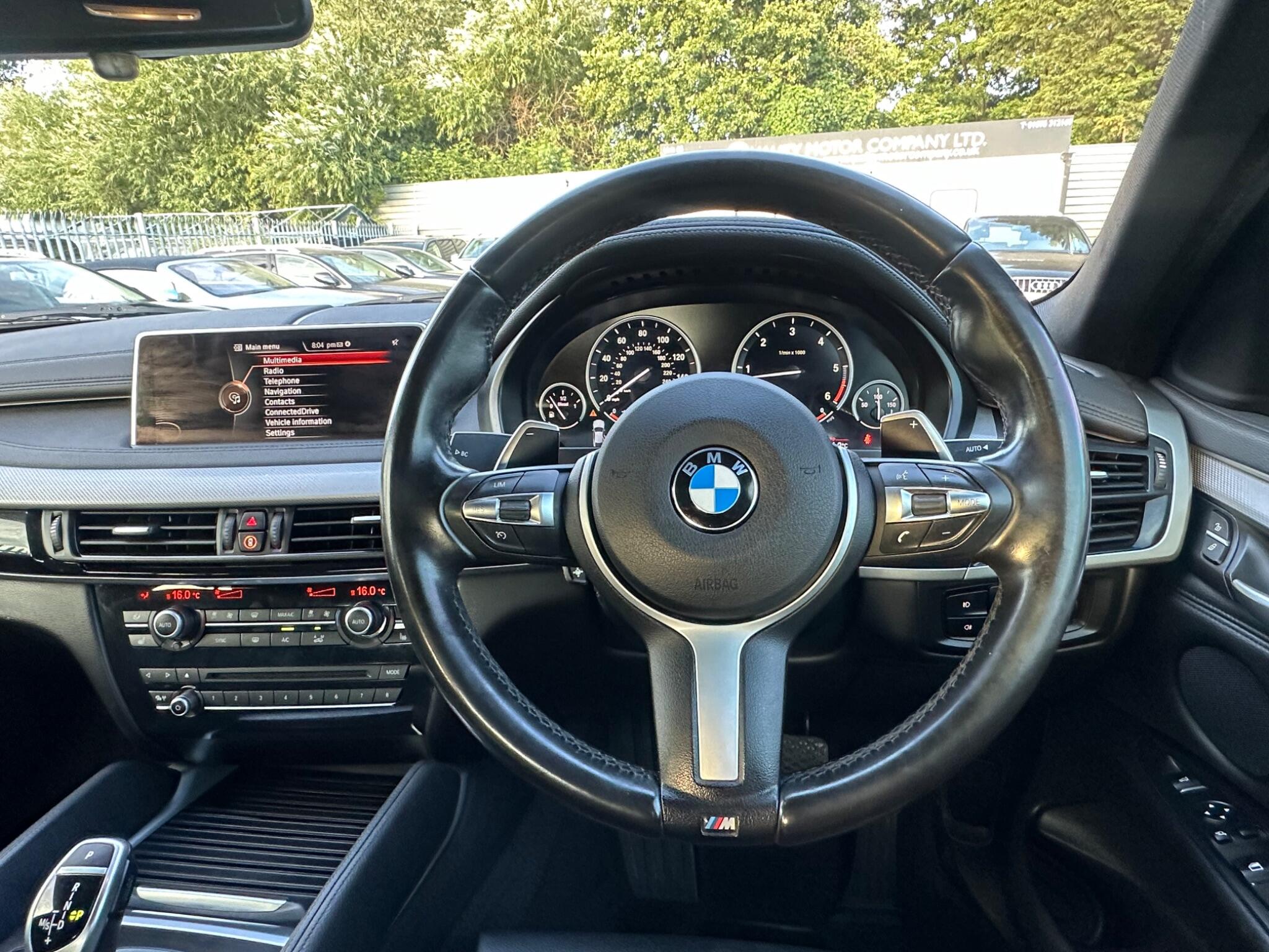 BMW X6 view 24