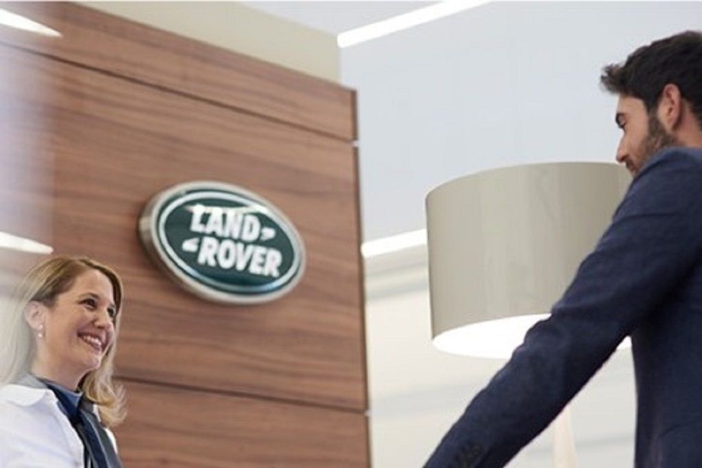 Land Rover Discovery Sport view 9