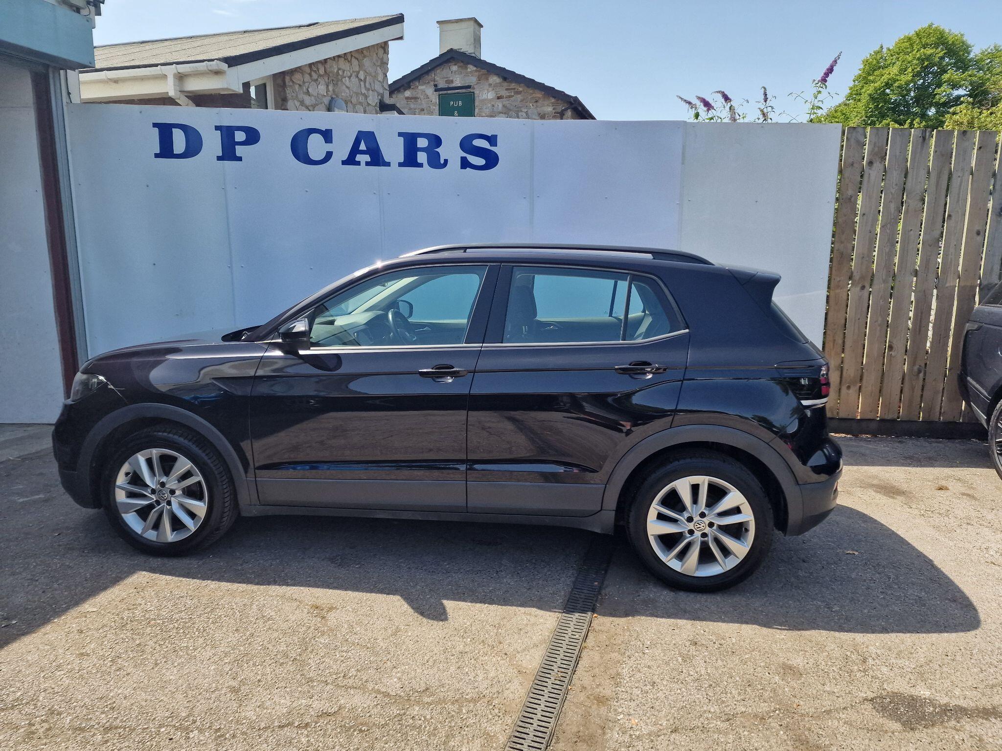 Volkswagen T-Cross view 9