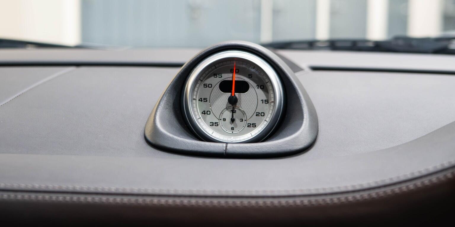 Porsche 911 view 30