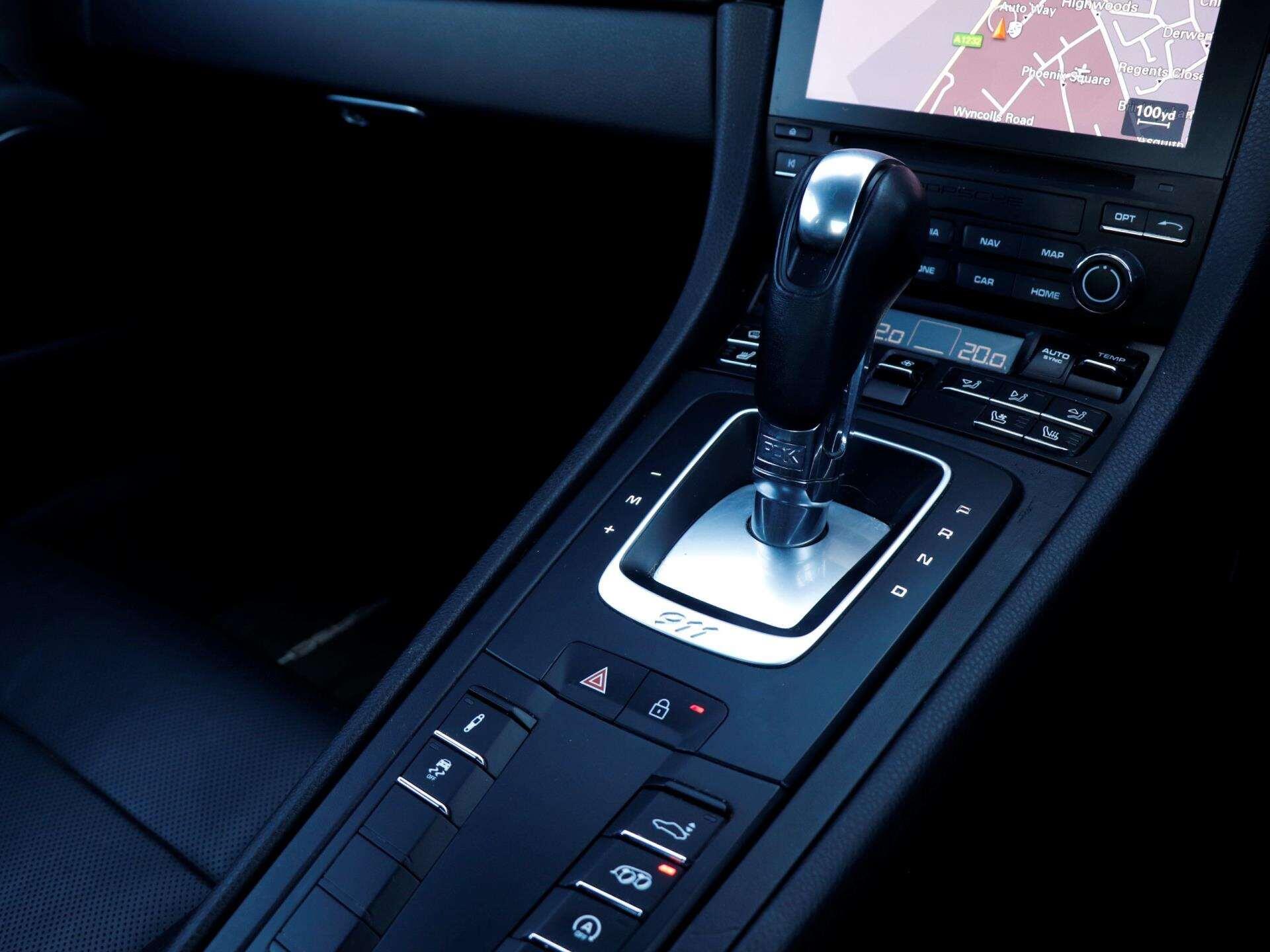 Porsche 911 view 15