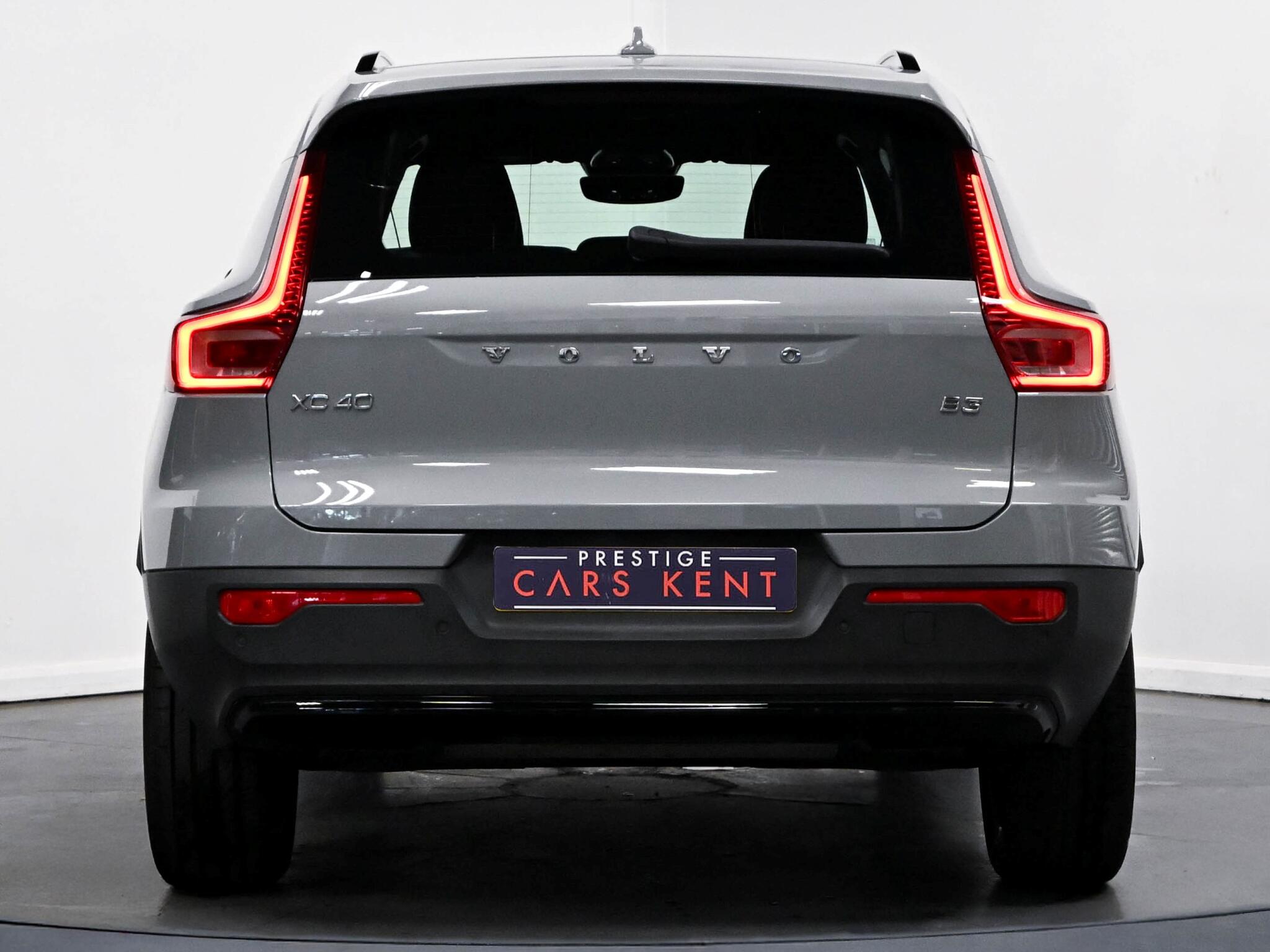 Volvo XC40 view 18